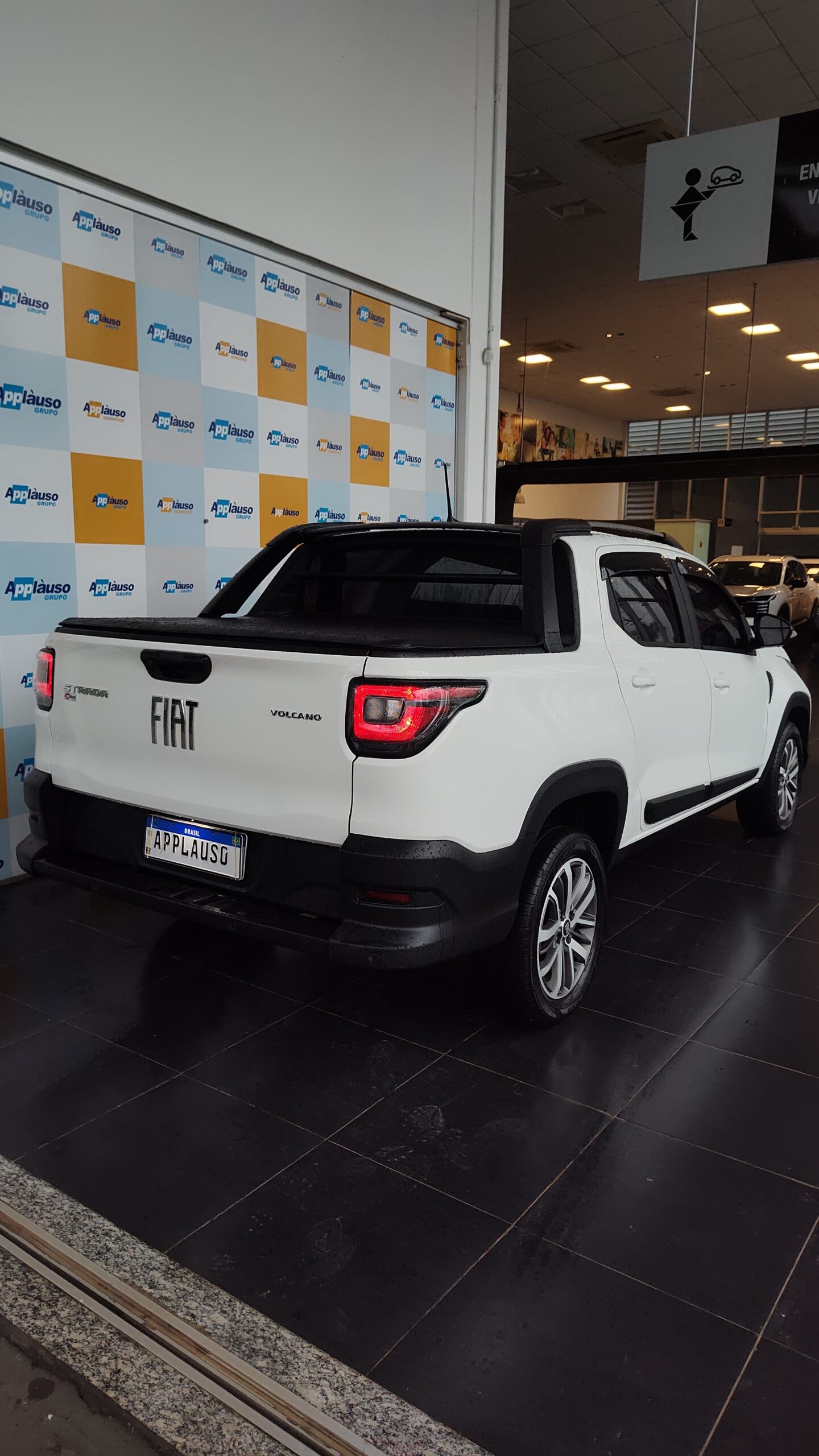 Fiat Strada - 1.3 FIREFLY FLEX VOLCANO CD MANUAL
