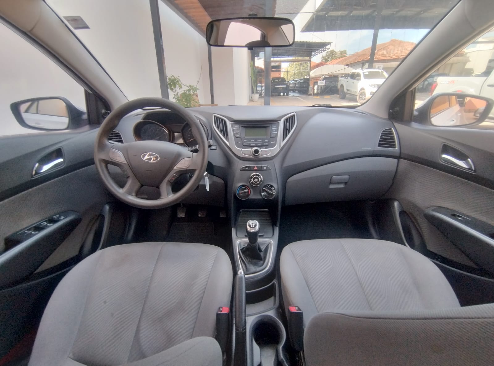 Hyundai Hb20s - 1.6 COMFORT STYLE 16V FLEX 4P MANUAL