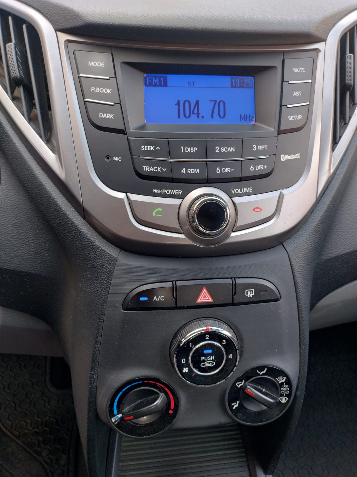 Hyundai Hb20s - 1.6 COMFORT STYLE 16V FLEX 4P MANUAL