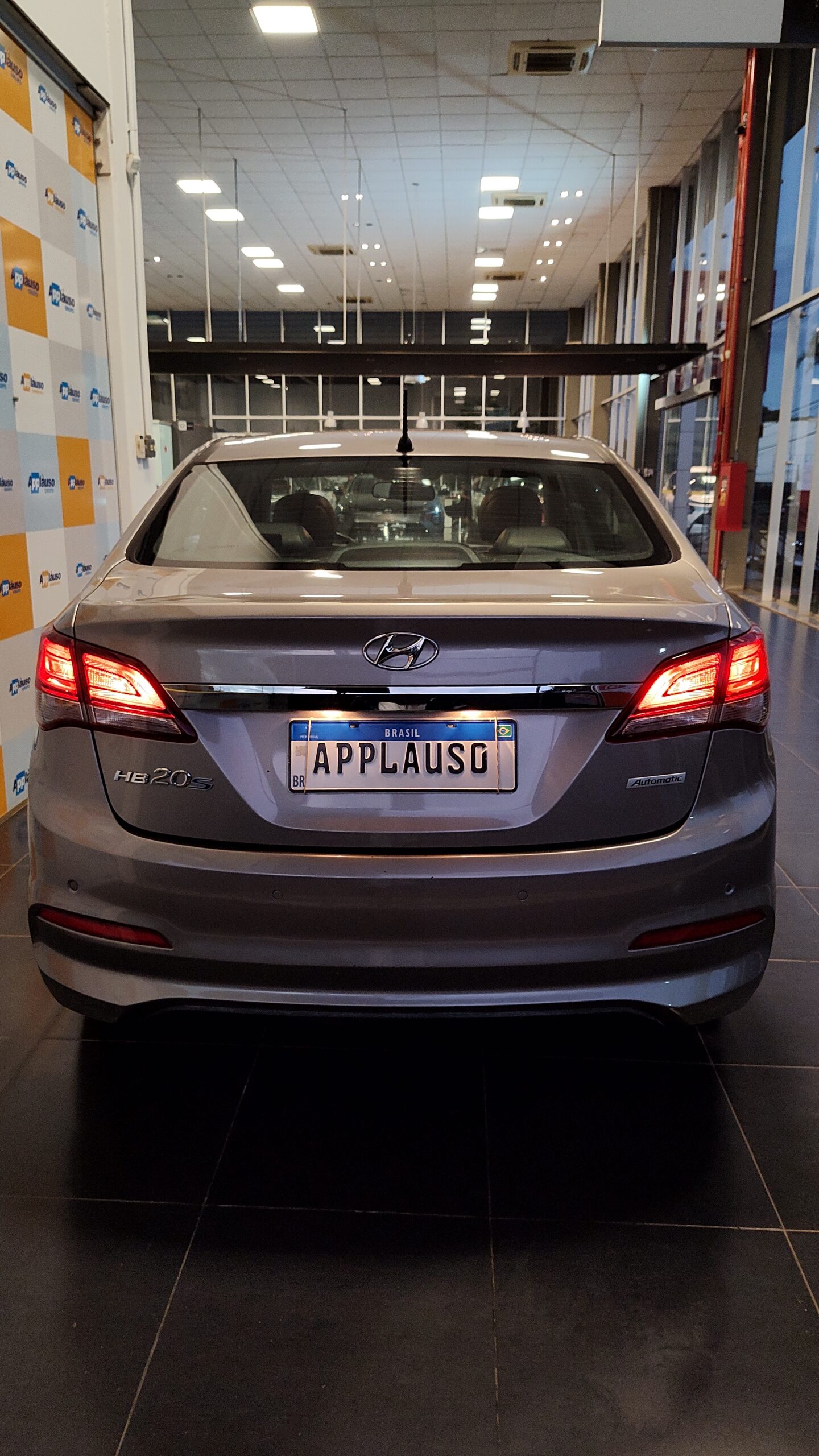 Hyundai Hb20s - 1.6 PREMIUM 16V FLEX 4P AUTOMÁTICO