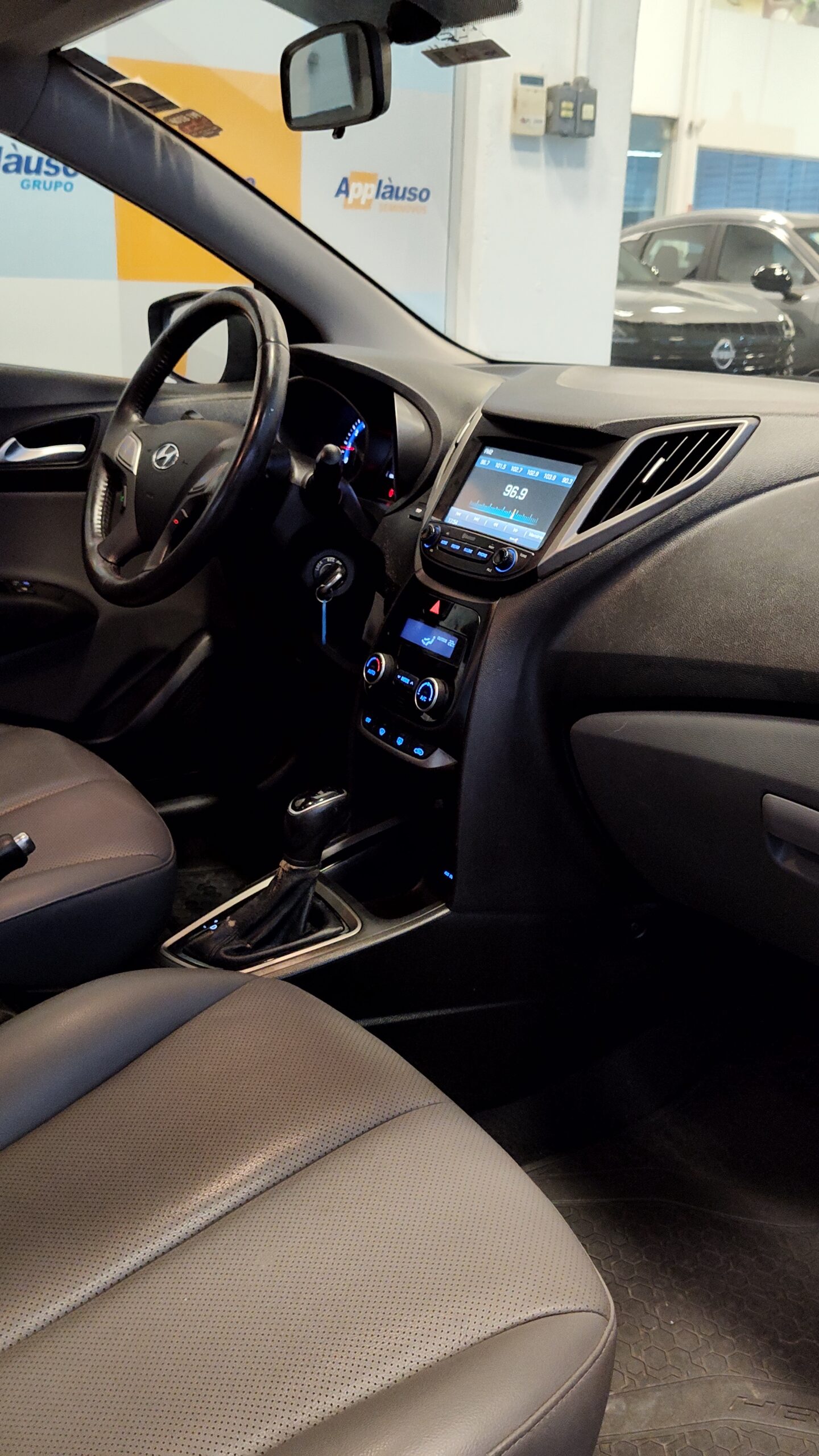 Hyundai Hb20s - 1.6 PREMIUM 16V FLEX 4P AUTOMÁTICO