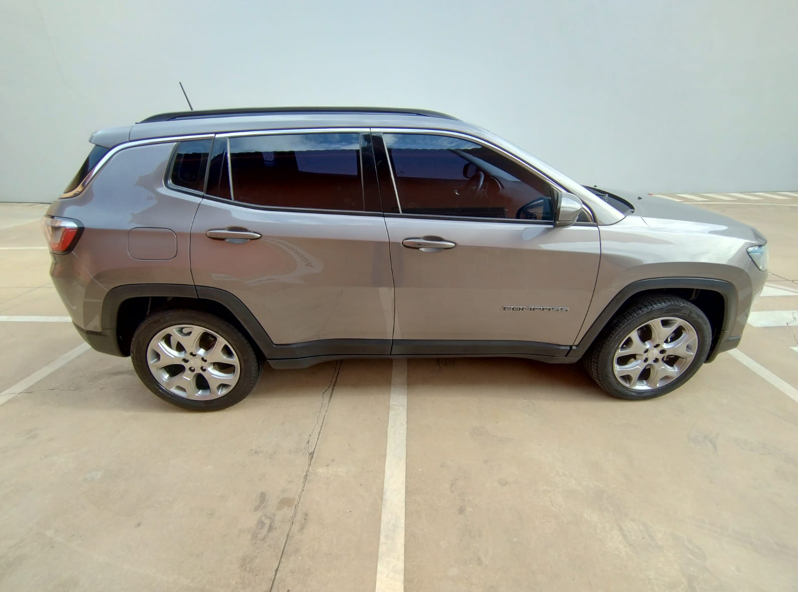 Jeep Compass - 2.0 16V DIESEL LONGITUDE 4X4 AUTOMÁTICO