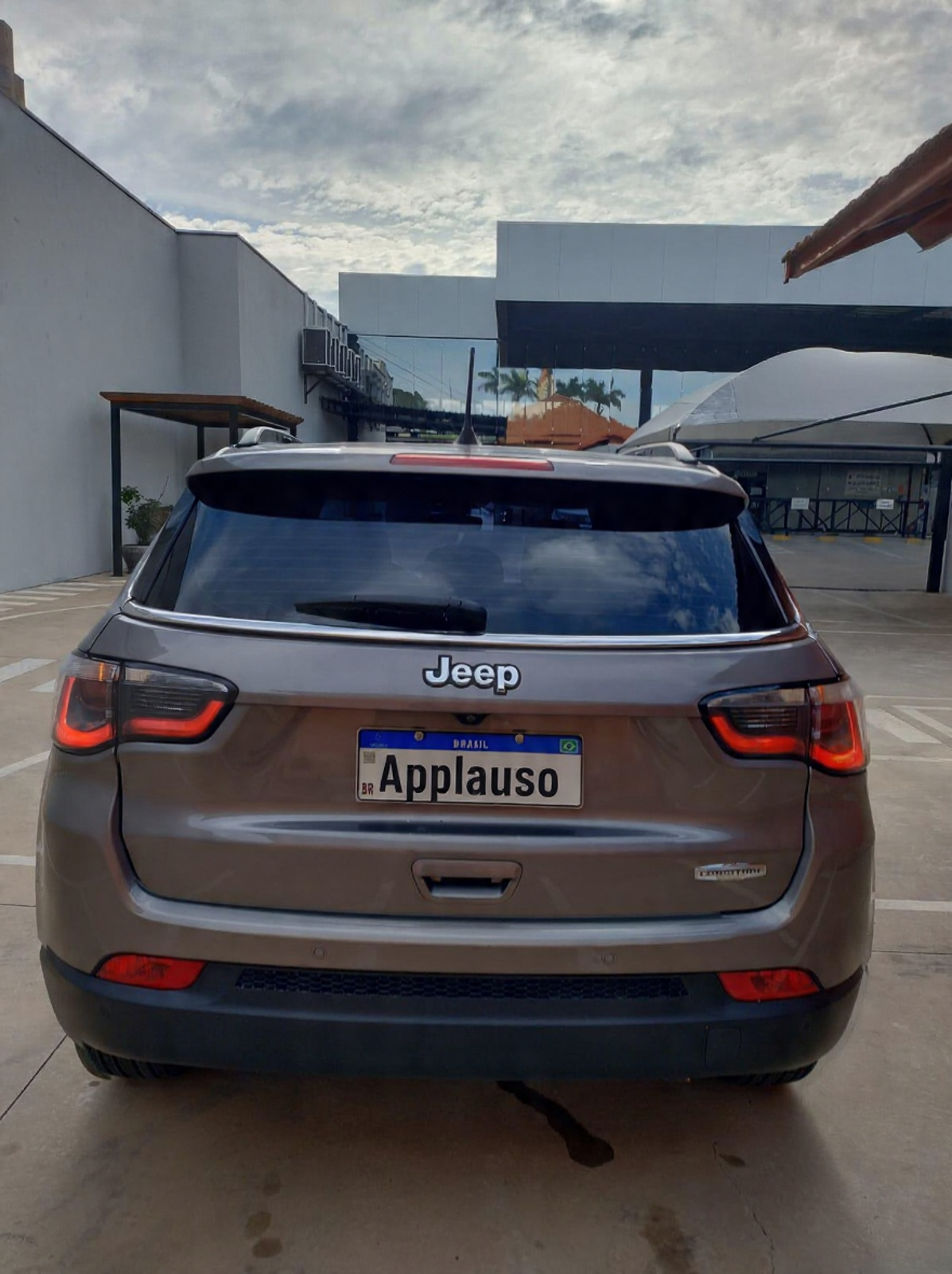 Jeep Compass - 2.0 16V DIESEL LONGITUDE 4X4 AUTOMÁTICO