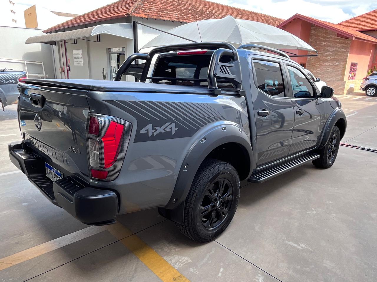 Nissan Frontier - 2.3 16V TURBO DIESEL ATTACK CD 4X4 AUTOMÁTICO