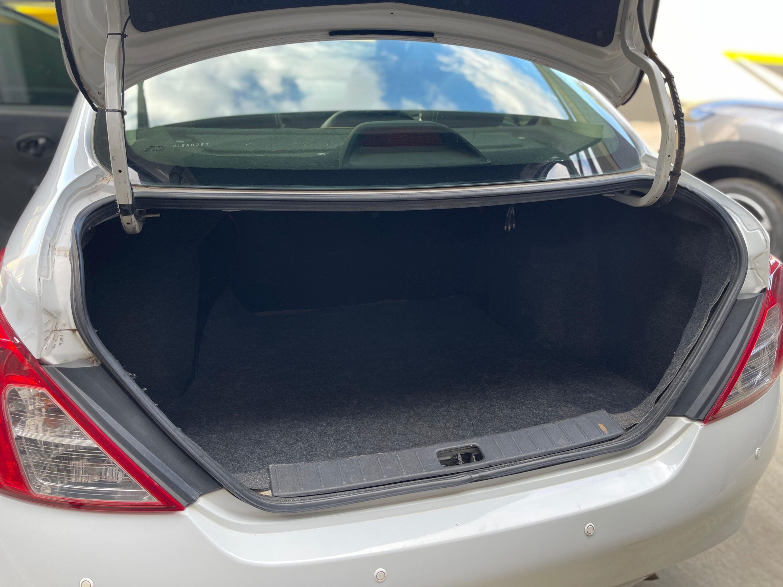 Nissan Versa - 1.6 16V FLEX SL 4P MANUAL