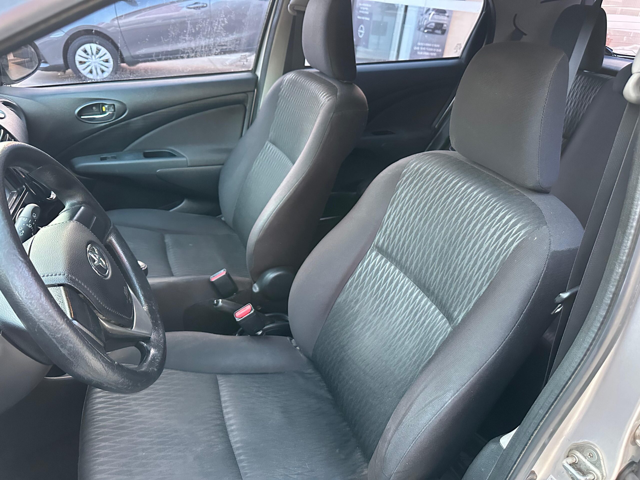Toyota Etios - 1.3 X 16V FLEX 4P MANUAL