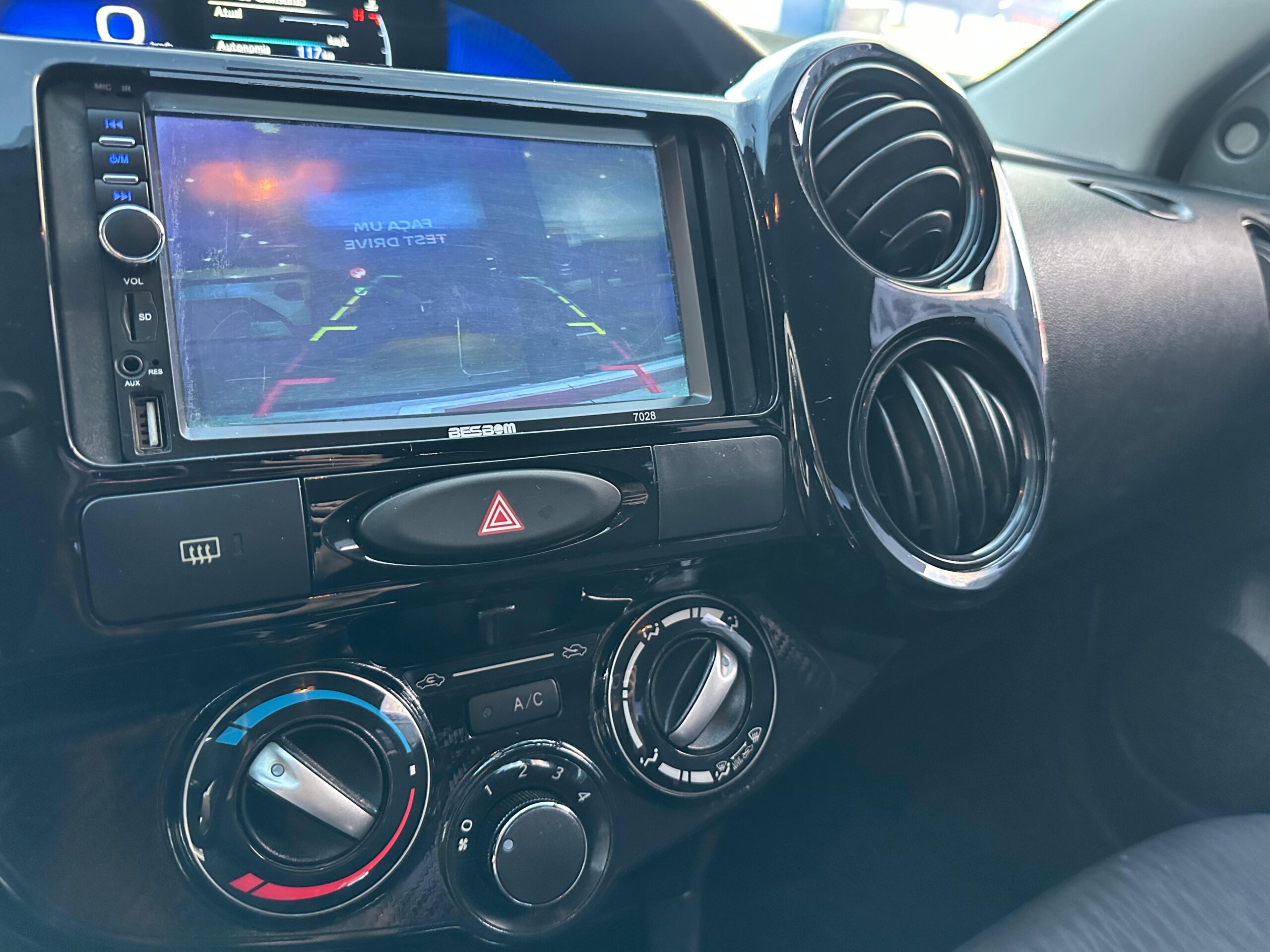Toyota Etios - 1.3 X 16V FLEX 4P MANUAL