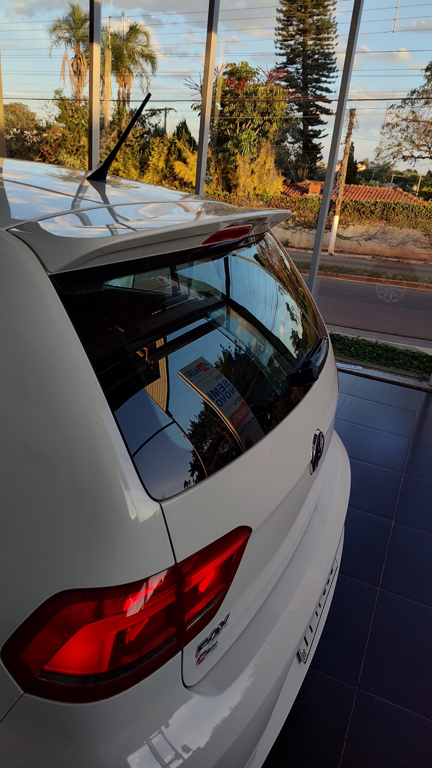 Volkswagen Fox - 1.6 MSI COMFORTLINE 8V FLEX 4P MANUAL