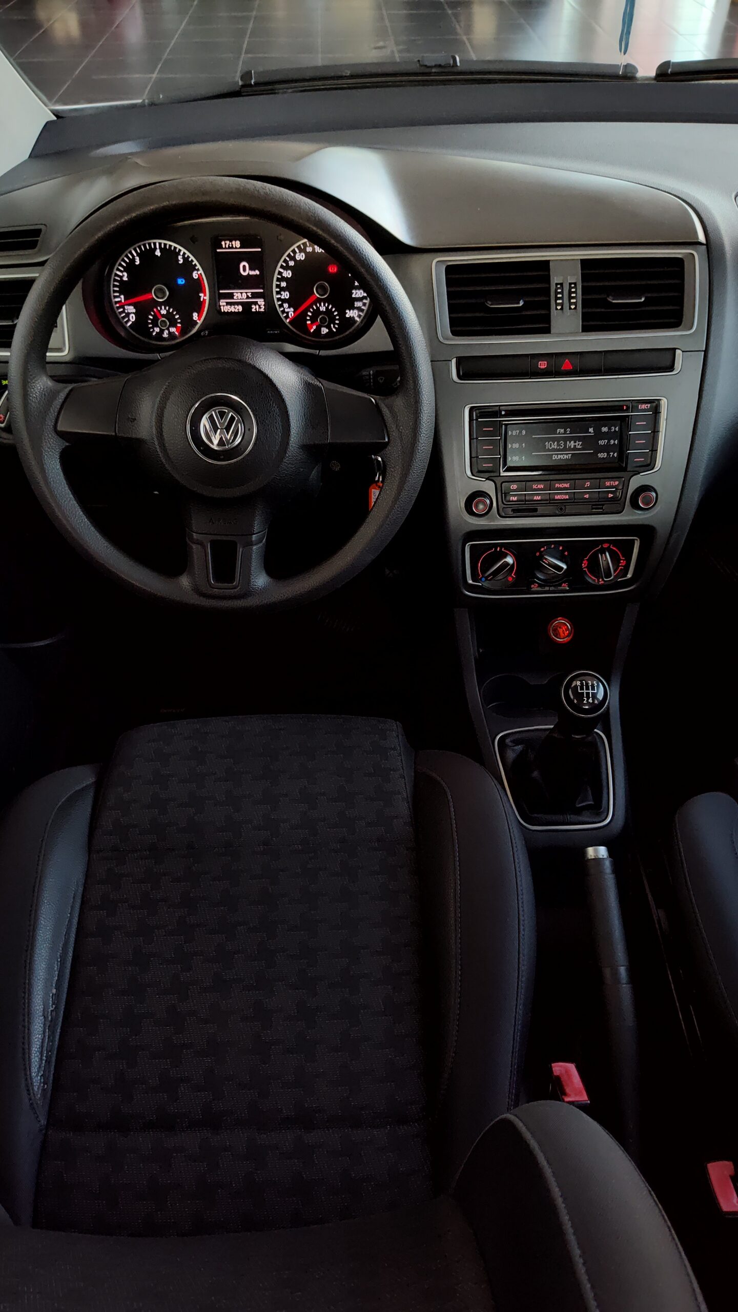 Volkswagen Fox - 1.6 MSI COMFORTLINE 8V FLEX 4P MANUAL