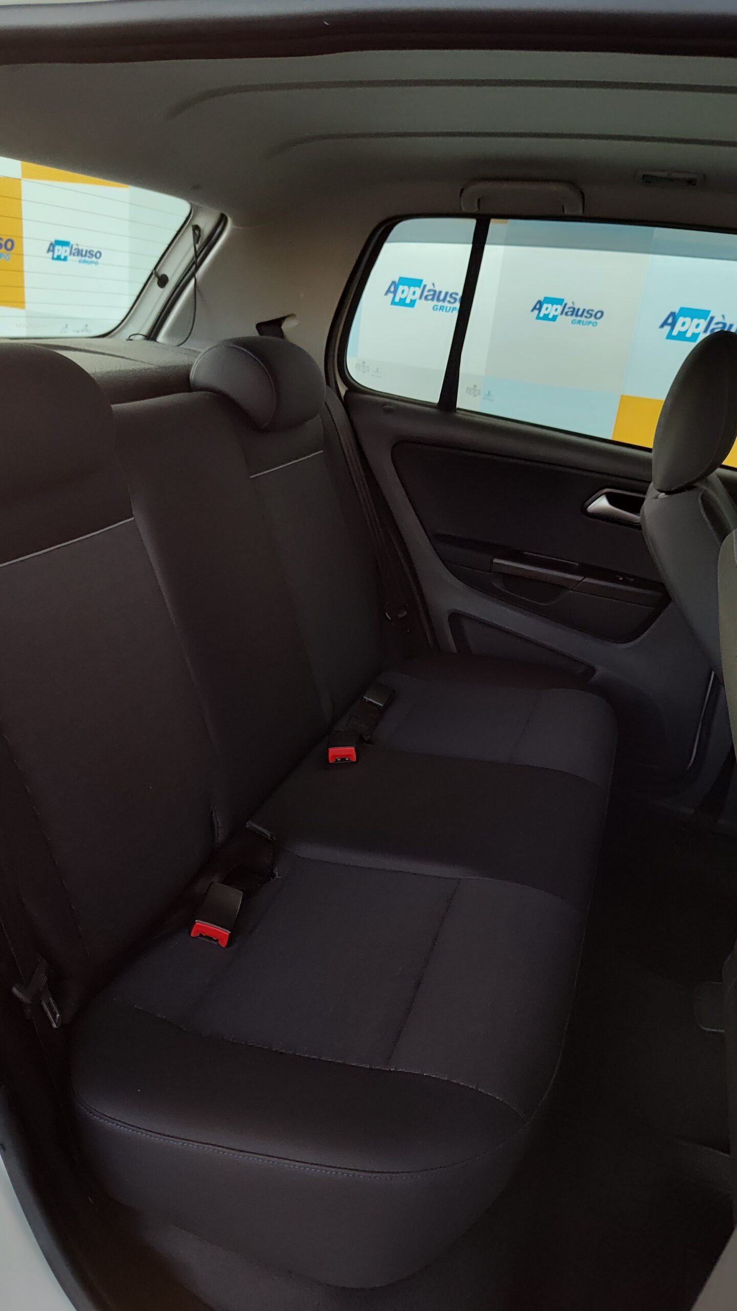 Volkswagen Fox - 1.6 MSI COMFORTLINE 8V FLEX 4P MANUAL