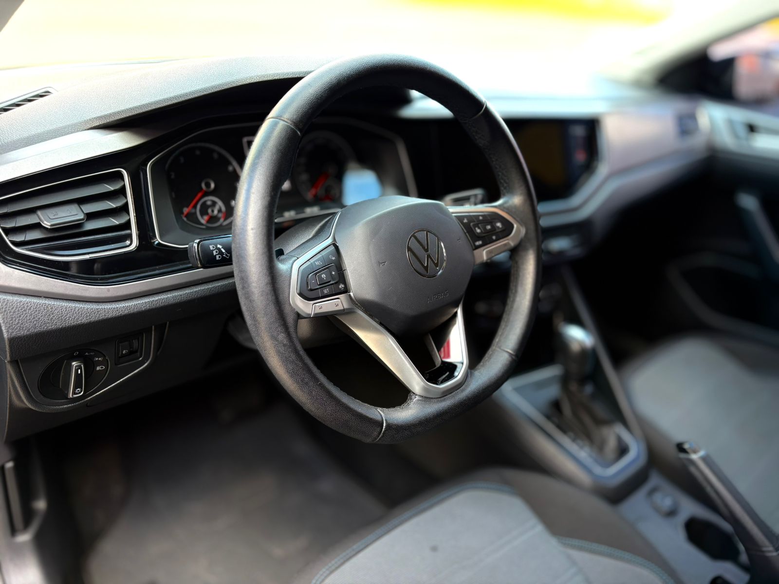 Volkswagen Nivus - 1.0 200 TSI TOTAL FLEX COMFORTLINE AUTOMÁTICO