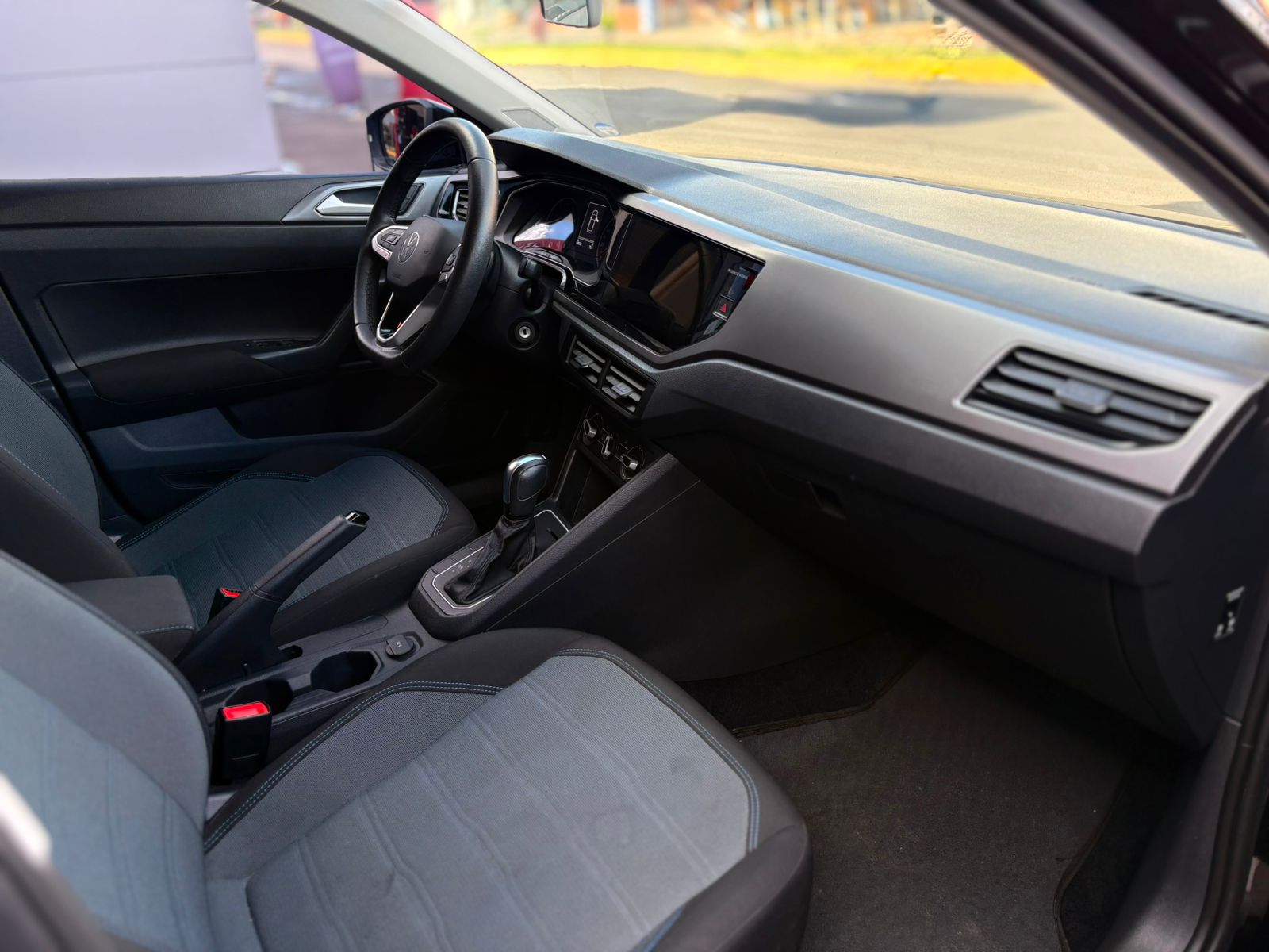 Volkswagen Nivus - 1.0 200 TSI TOTAL FLEX COMFORTLINE AUTOMÁTICO