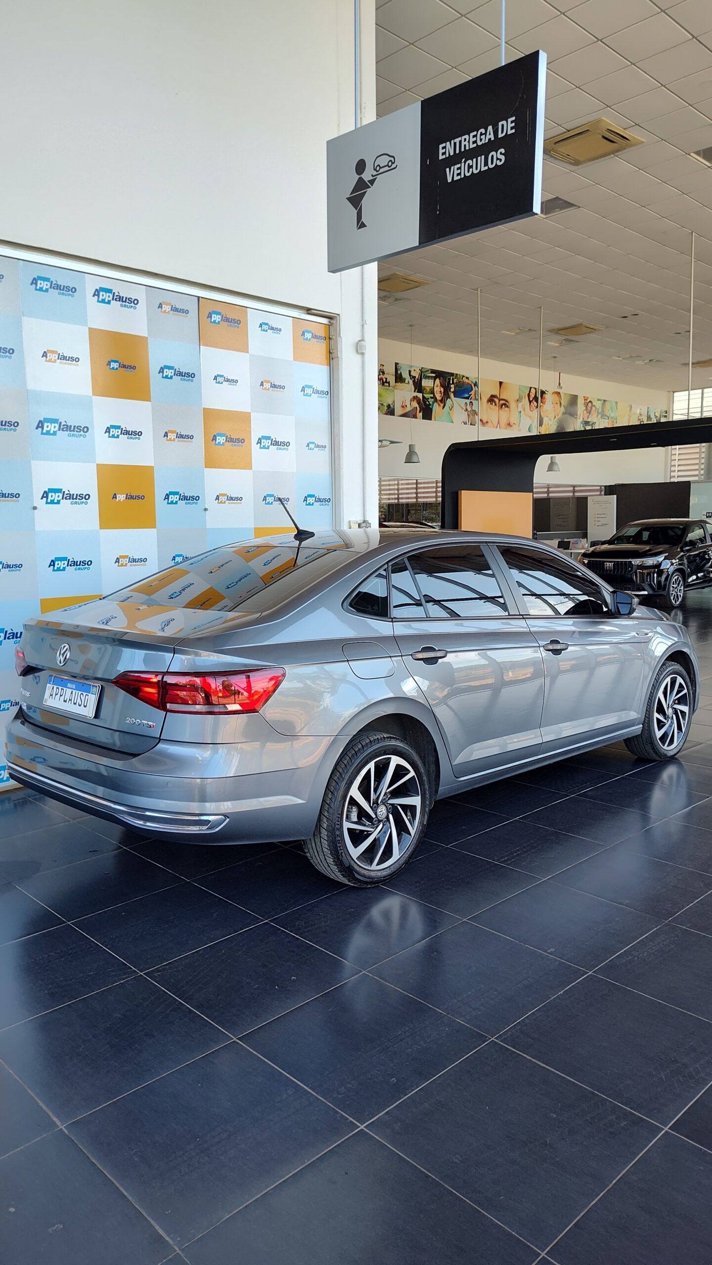 Volkswagen Virtus - 1.0 200 TSI HIGHLINE AUTOMÁTICO