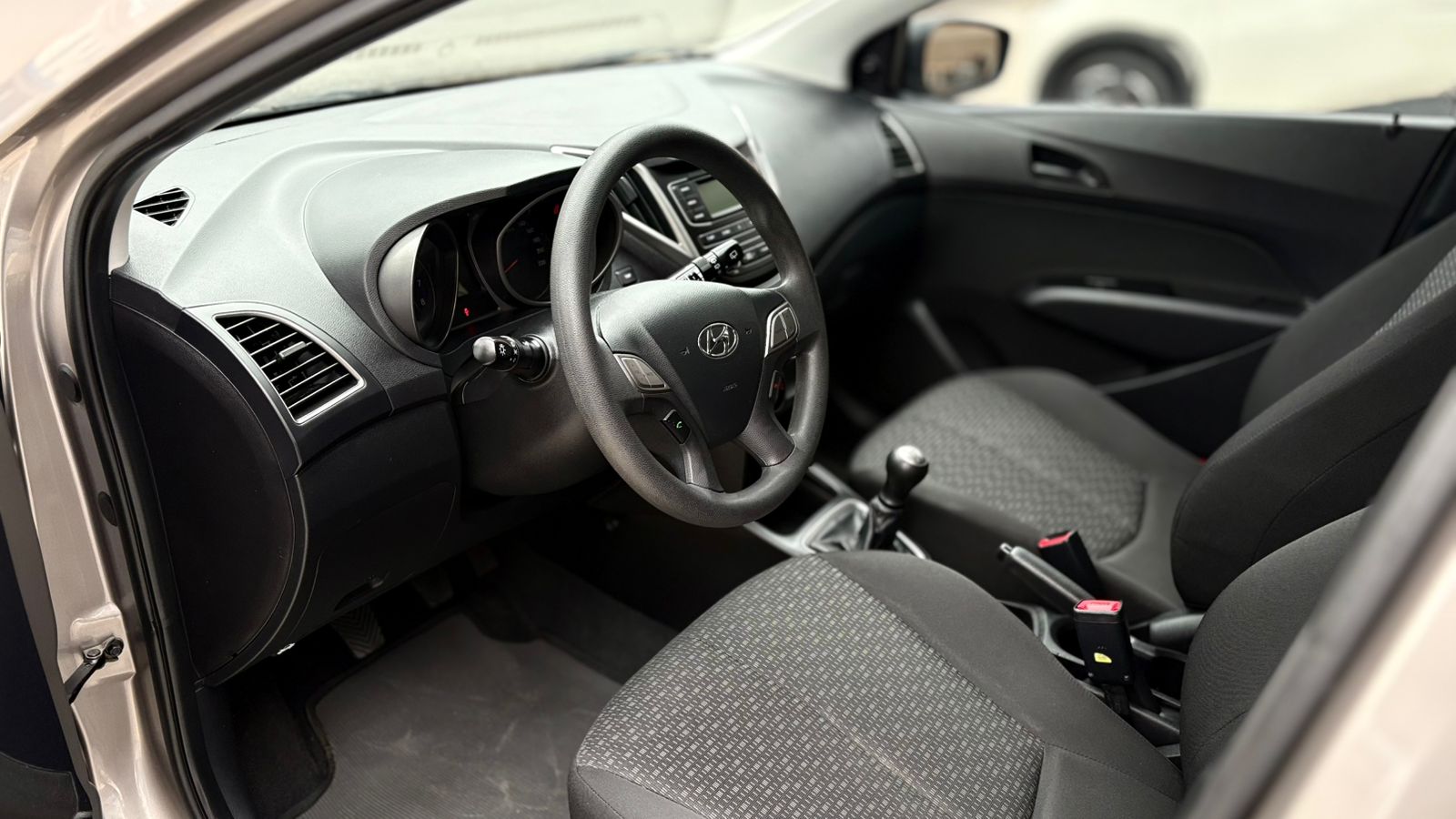 Hyundai Hb20 - 1.0 UNIQUE 12V FLEX 4P MANUAL
