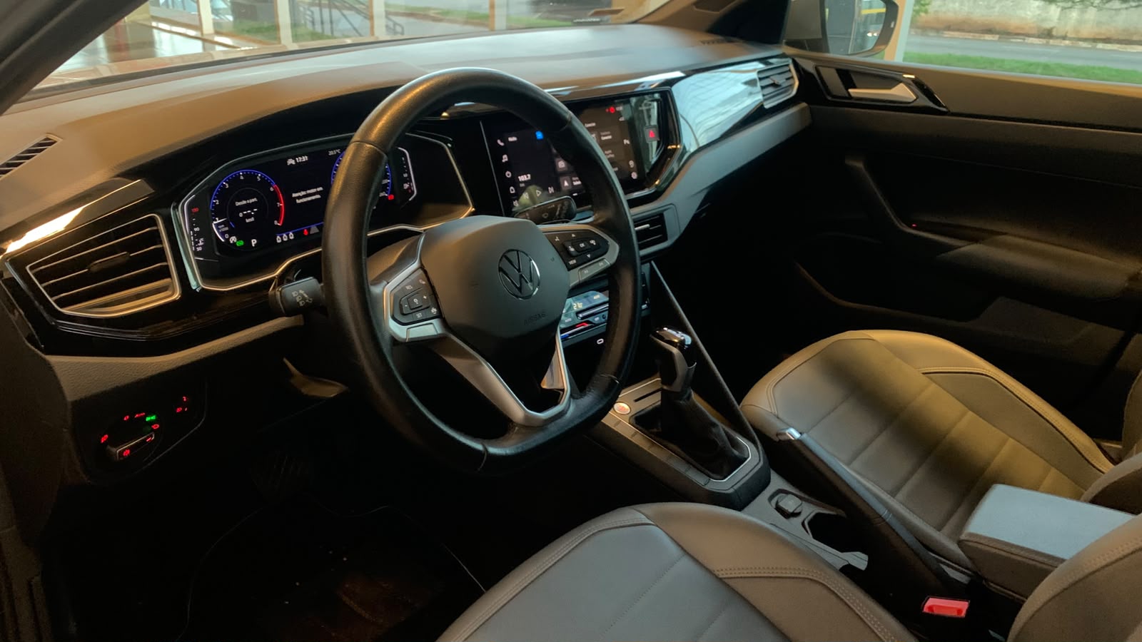 Volkswagen Nivus - 1.0 200 TSI TOTAL FLEX HIGHLINE AUTOMÁTICO