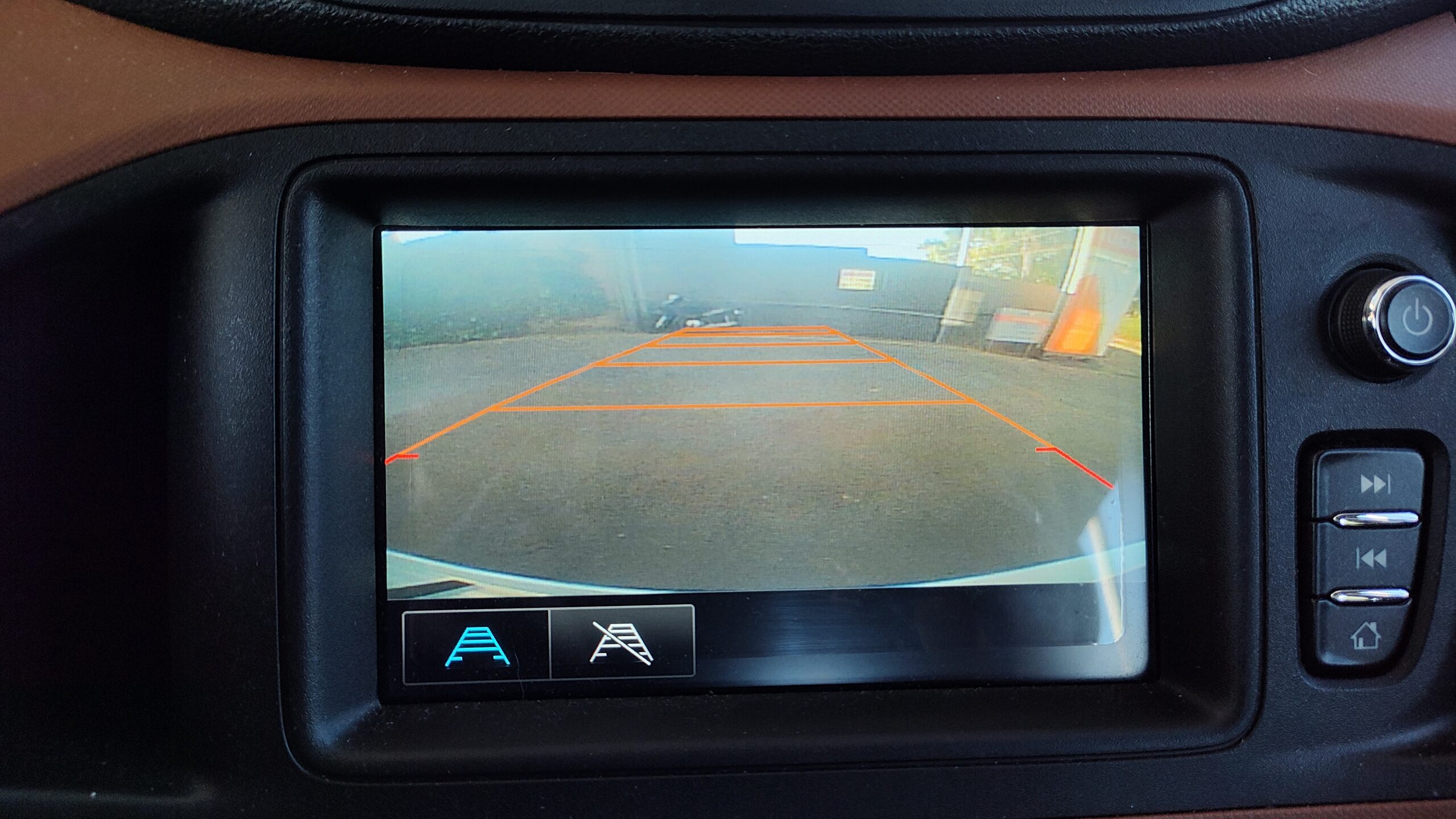 Chevrolet Onix - 1.4 MPFI ACTIV 8V FLEX 4P AUTOMÁTICO