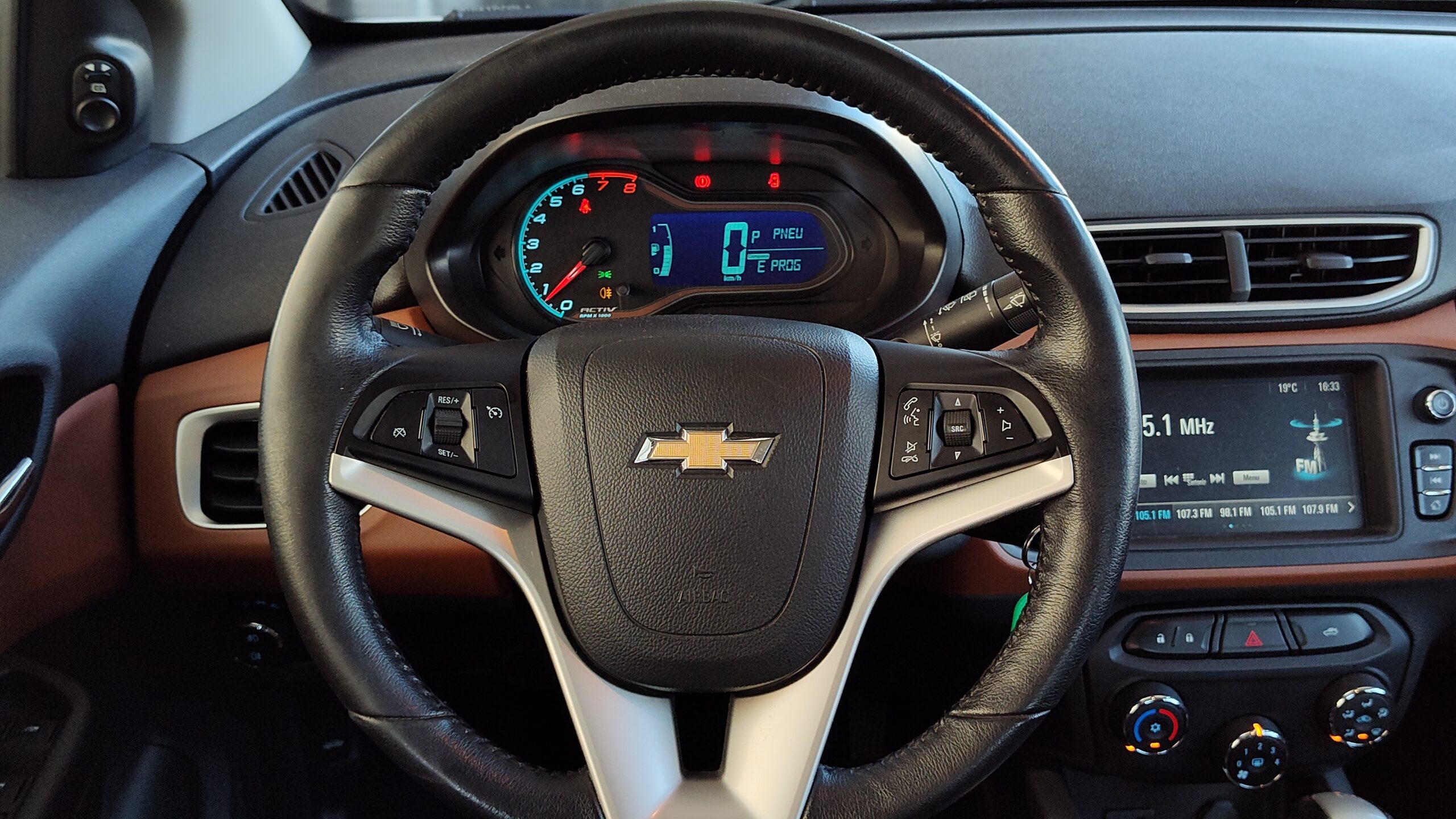 Chevrolet Onix - 1.4 MPFI ACTIV 8V FLEX 4P AUTOMÁTICO