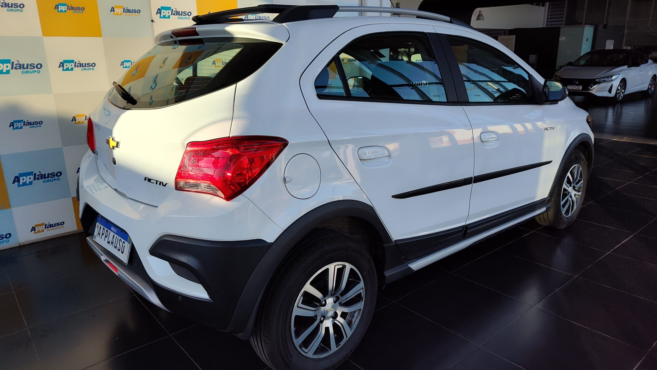 Chevrolet Onix - 1.4 MPFI ACTIV 8V FLEX 4P AUTOMÁTICO