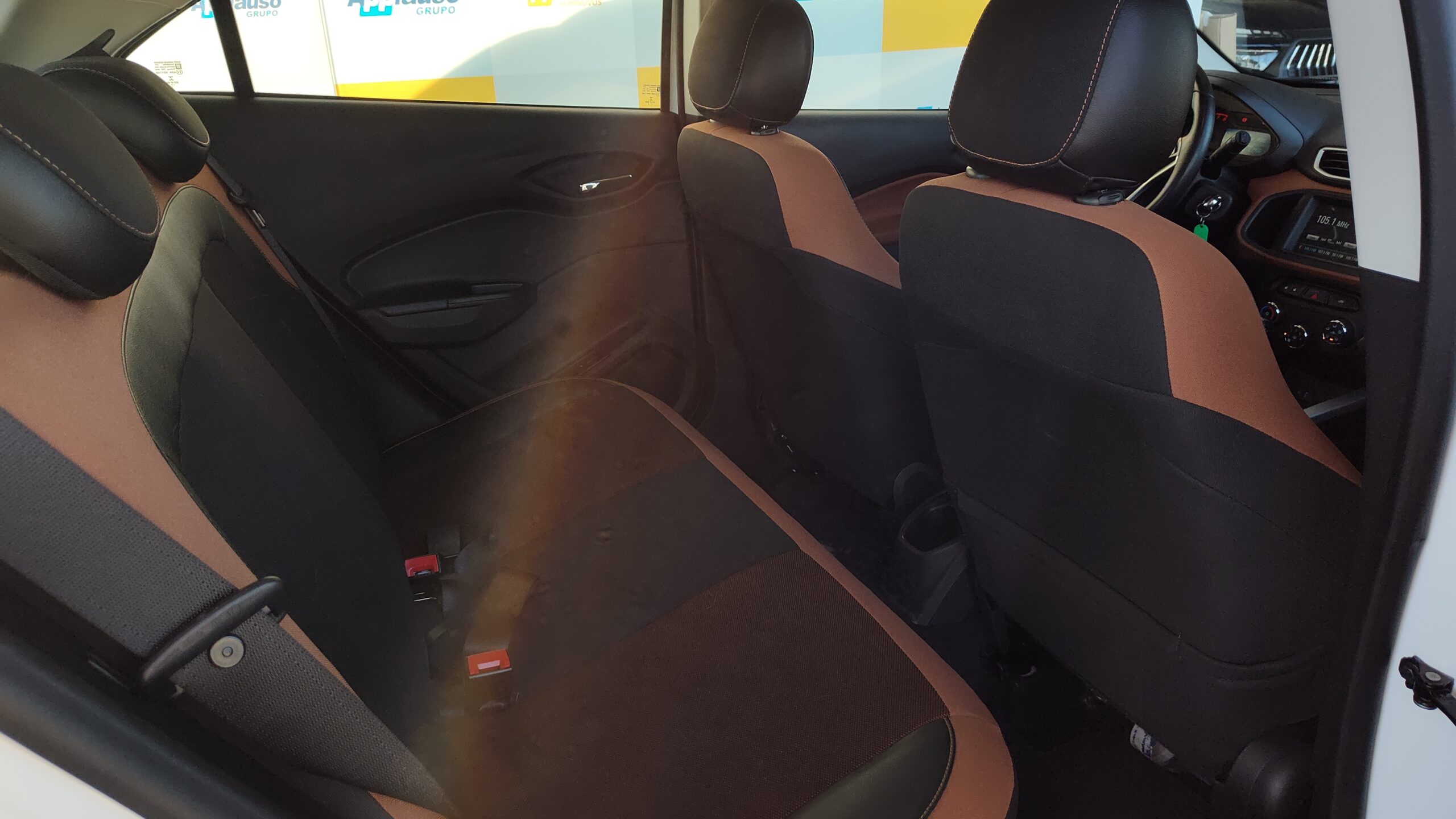 Chevrolet Onix - 1.4 MPFI ACTIV 8V FLEX 4P AUTOMÁTICO