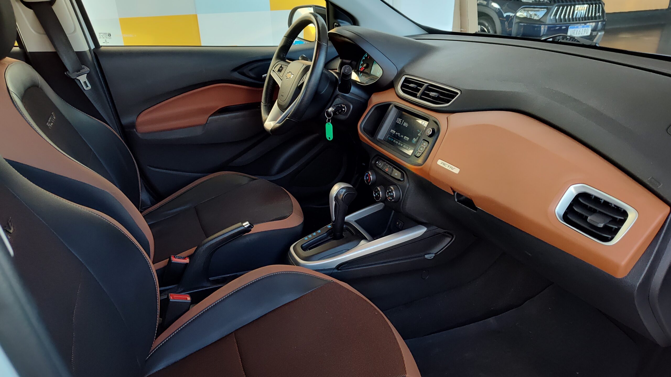 Chevrolet Onix - 1.4 MPFI ACTIV 8V FLEX 4P AUTOMÁTICO