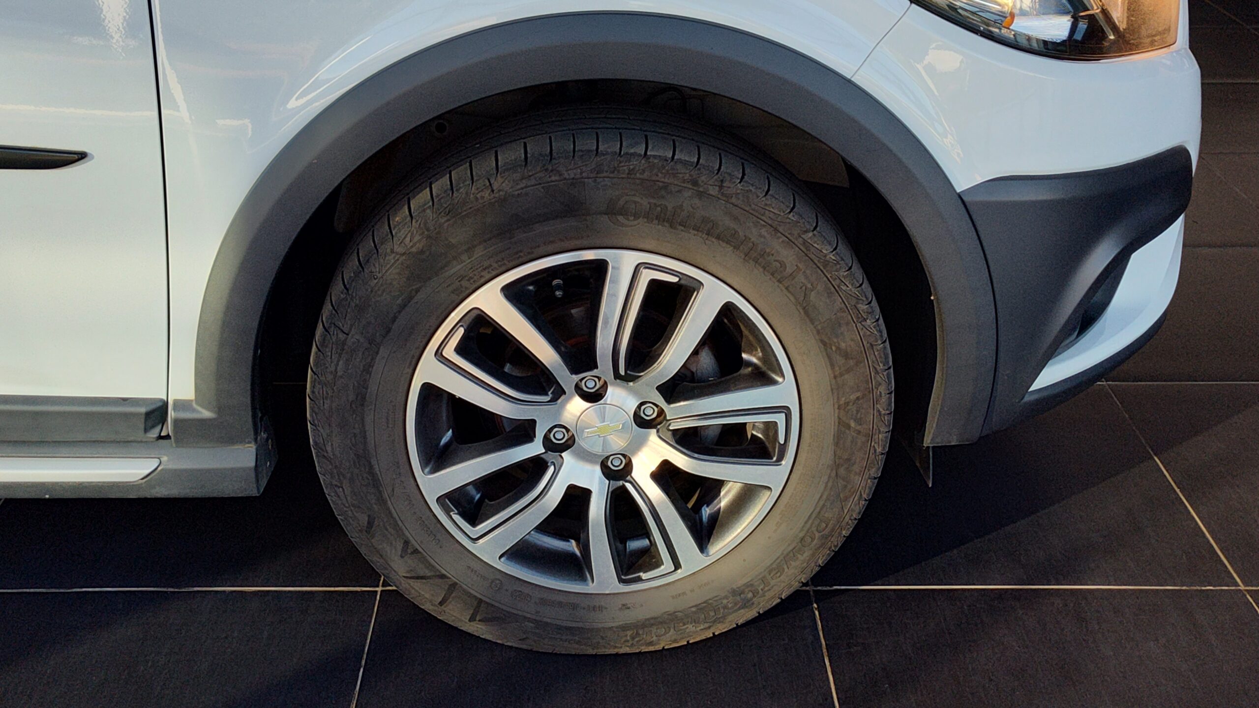 Chevrolet Onix - 1.4 MPFI ACTIV 8V FLEX 4P AUTOMÁTICO