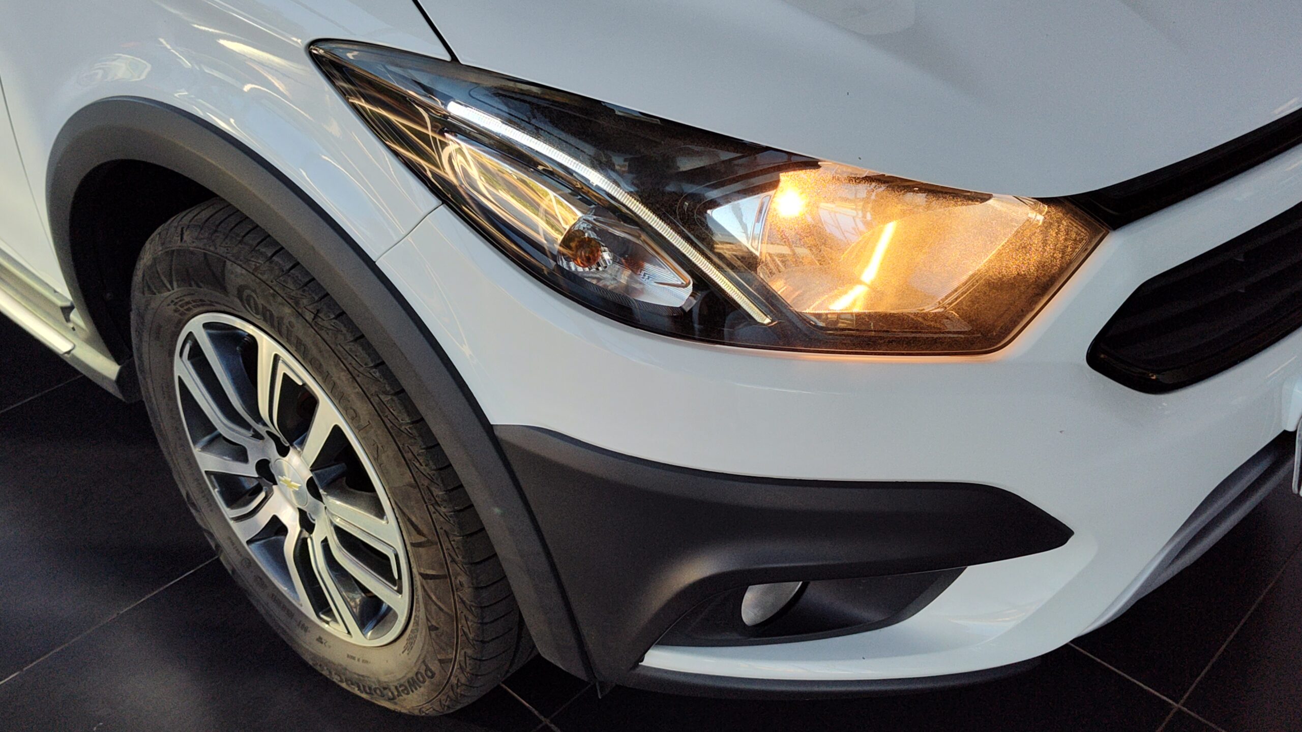 Chevrolet Onix - 1.4 MPFI ACTIV 8V FLEX 4P AUTOMÁTICO