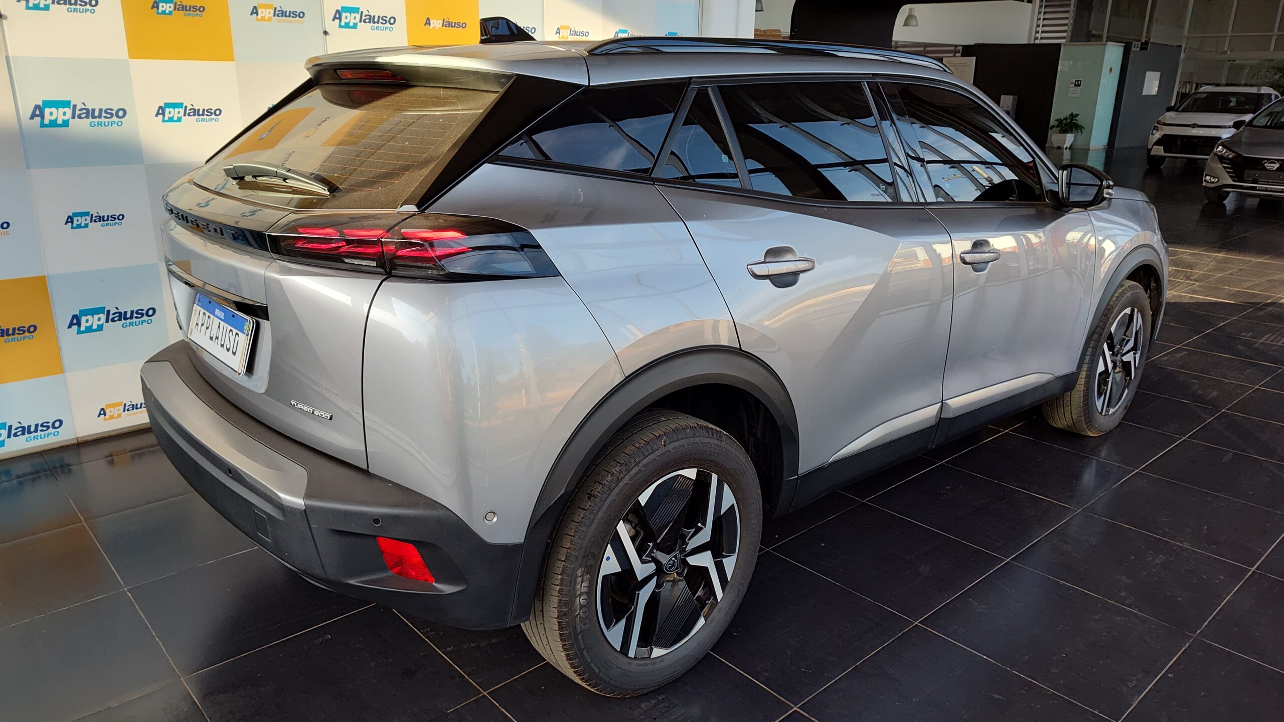 Peugeot 2008 - 1.0 TURBO 200 FLEX ALLURE CVT