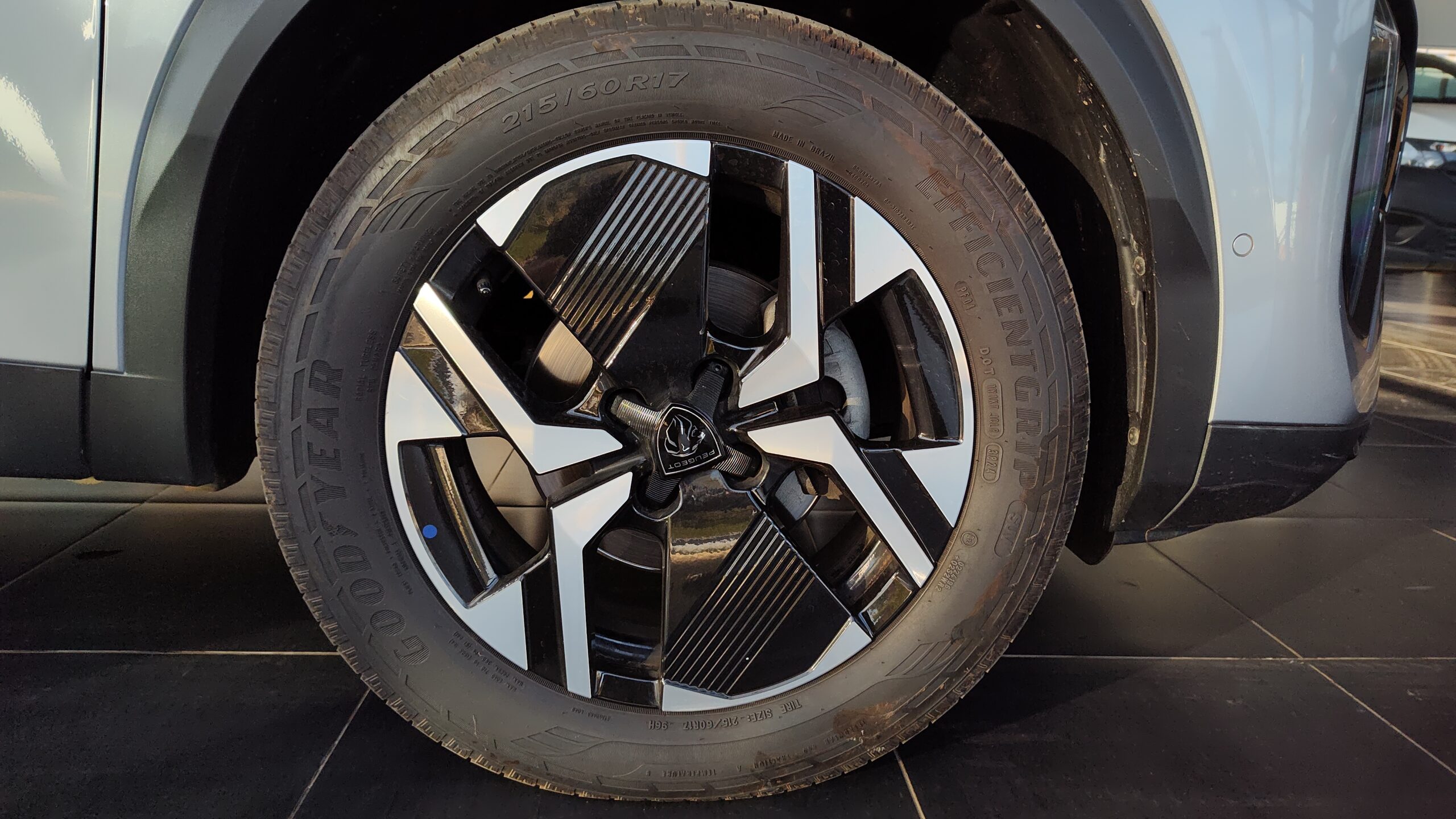 Peugeot 2008 - 1.0 TURBO 200 FLEX ALLURE CVT