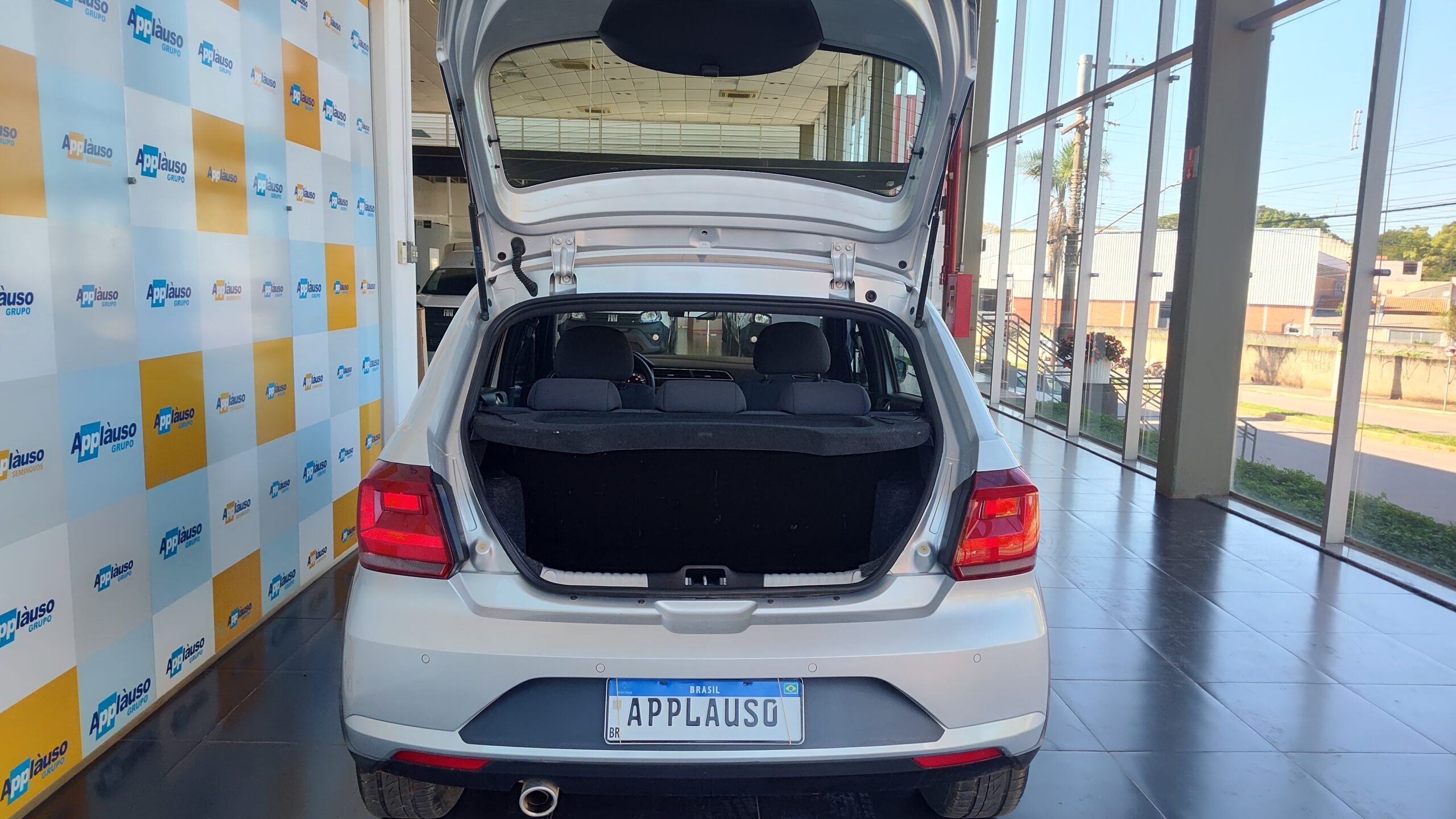 Volkswagen Gol - 1.0 12V MPI TOTALFLEX TRACK 4P MANUAL