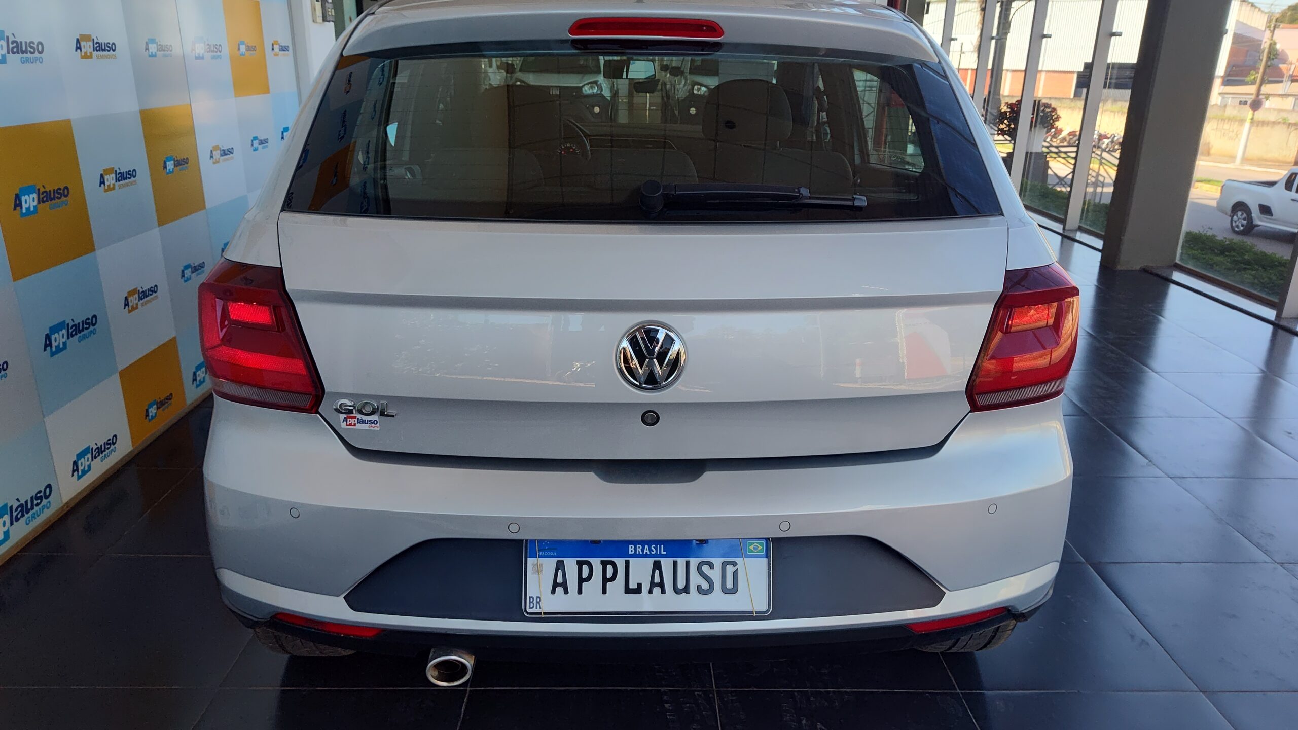 Volkswagen Gol - 1.0 12V MPI TOTALFLEX TRACK 4P MANUAL