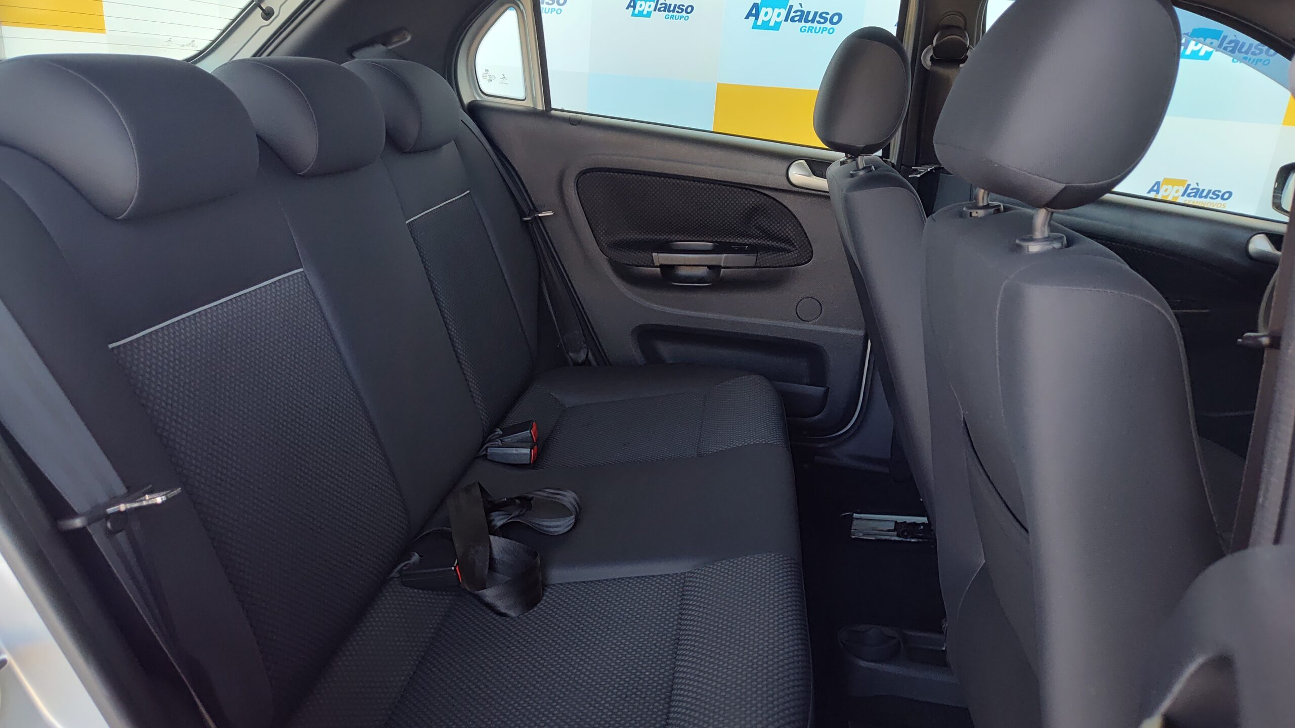 Volkswagen Gol - 1.0 12V MPI TOTALFLEX TRACK 4P MANUAL