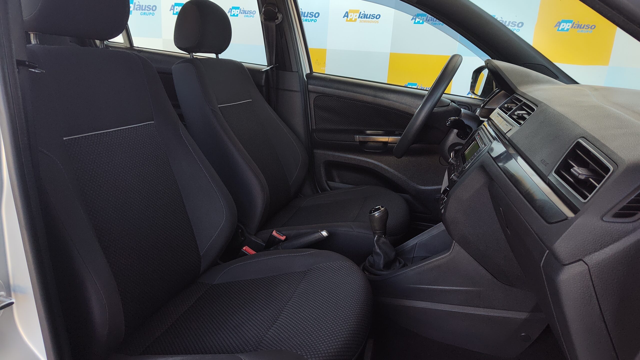 Volkswagen Gol - 1.0 12V MPI TOTALFLEX TRACK 4P MANUAL