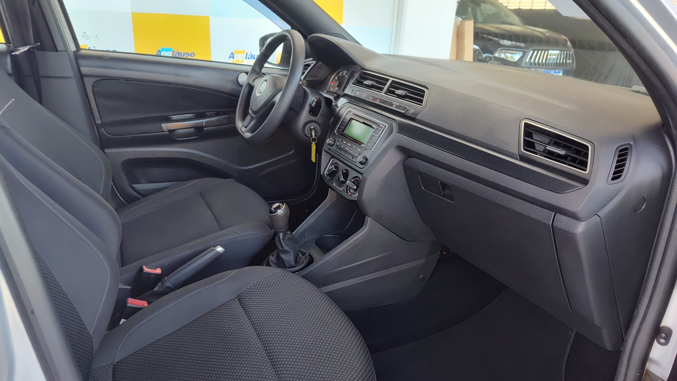 Volkswagen Gol - 1.0 12V MPI TOTALFLEX TRACK 4P MANUAL