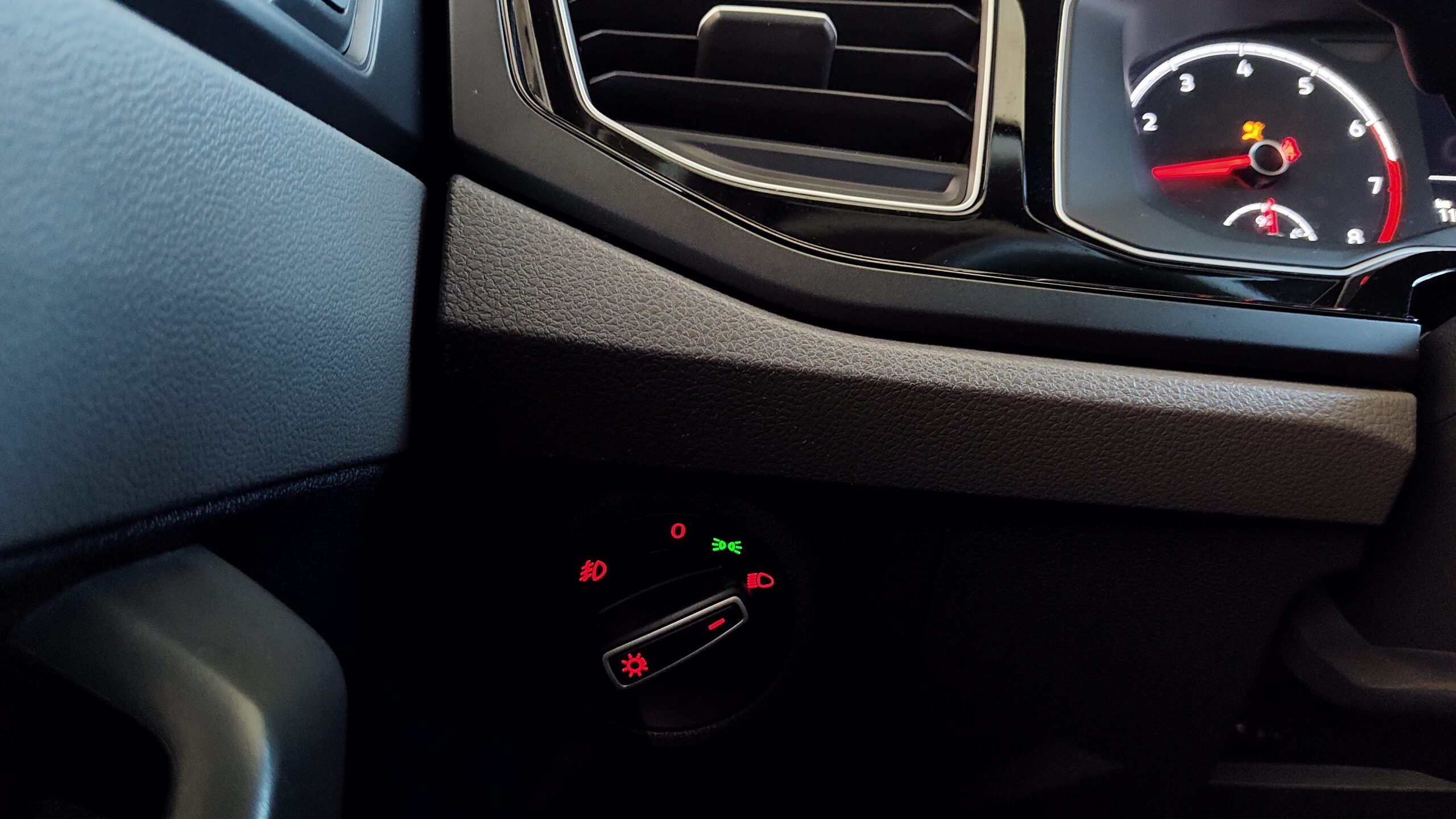 Volkswagen Polo - 1.0 200 TSI COMFORTLINE AUTOMÁTICO