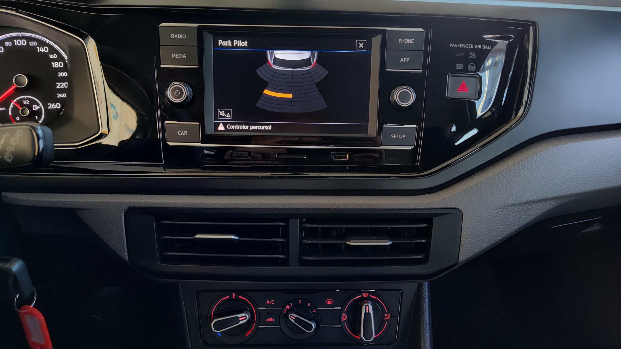 Volkswagen Polo - 1.0 200 TSI COMFORTLINE AUTOMÁTICO