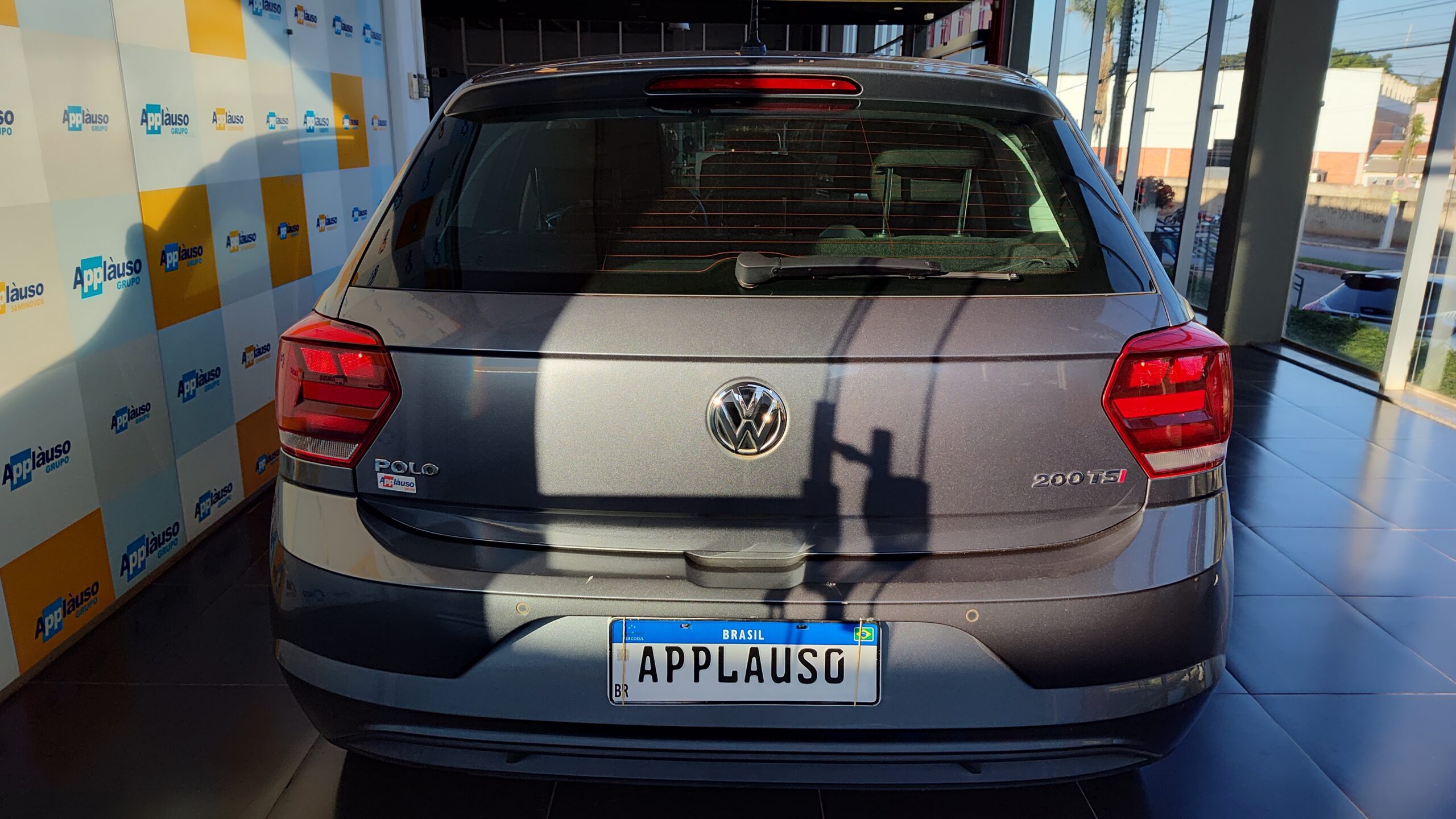 Volkswagen Polo - 1.0 200 TSI COMFORTLINE AUTOMÁTICO