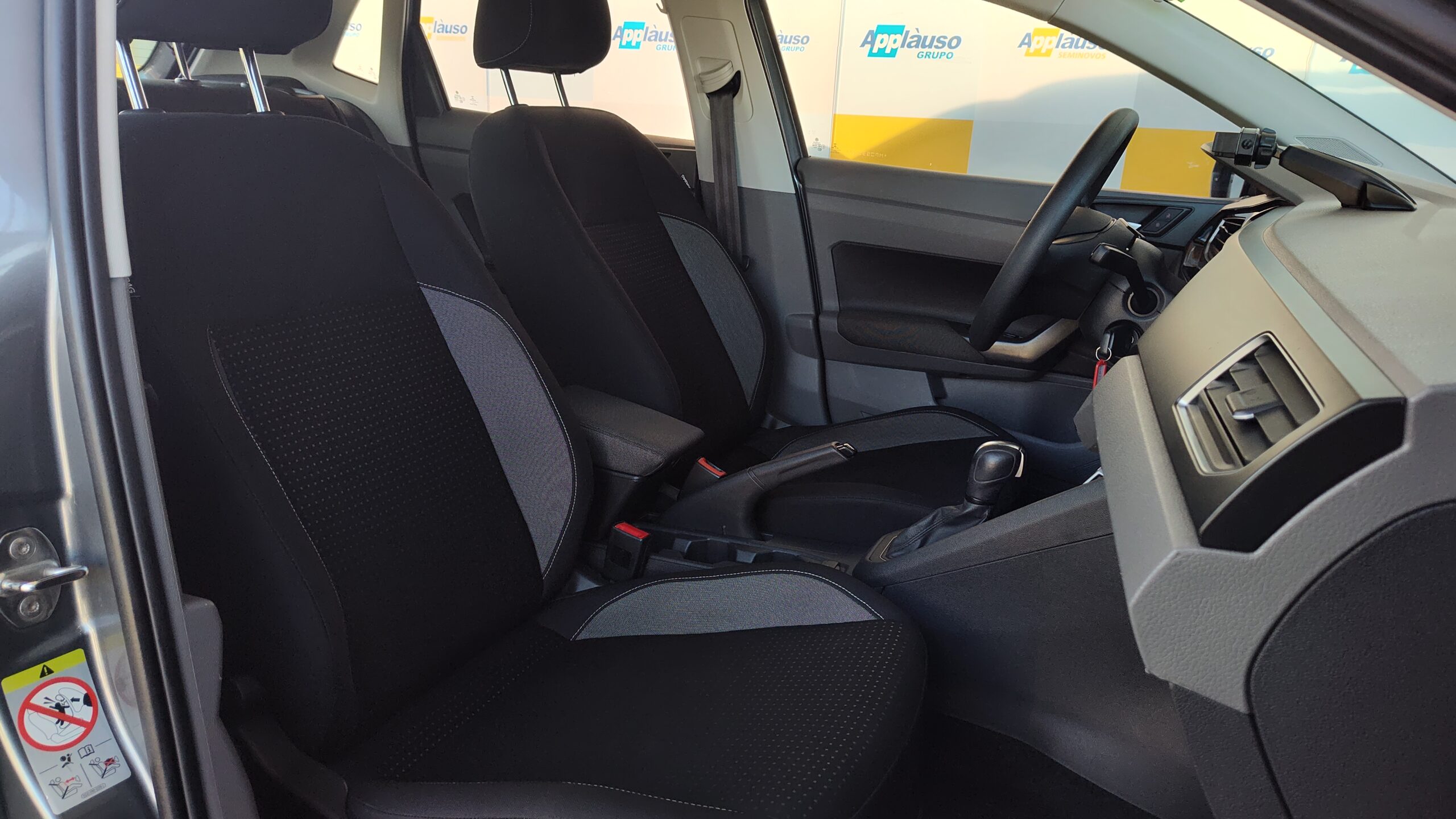 Volkswagen Polo - 1.0 200 TSI COMFORTLINE AUTOMÁTICO