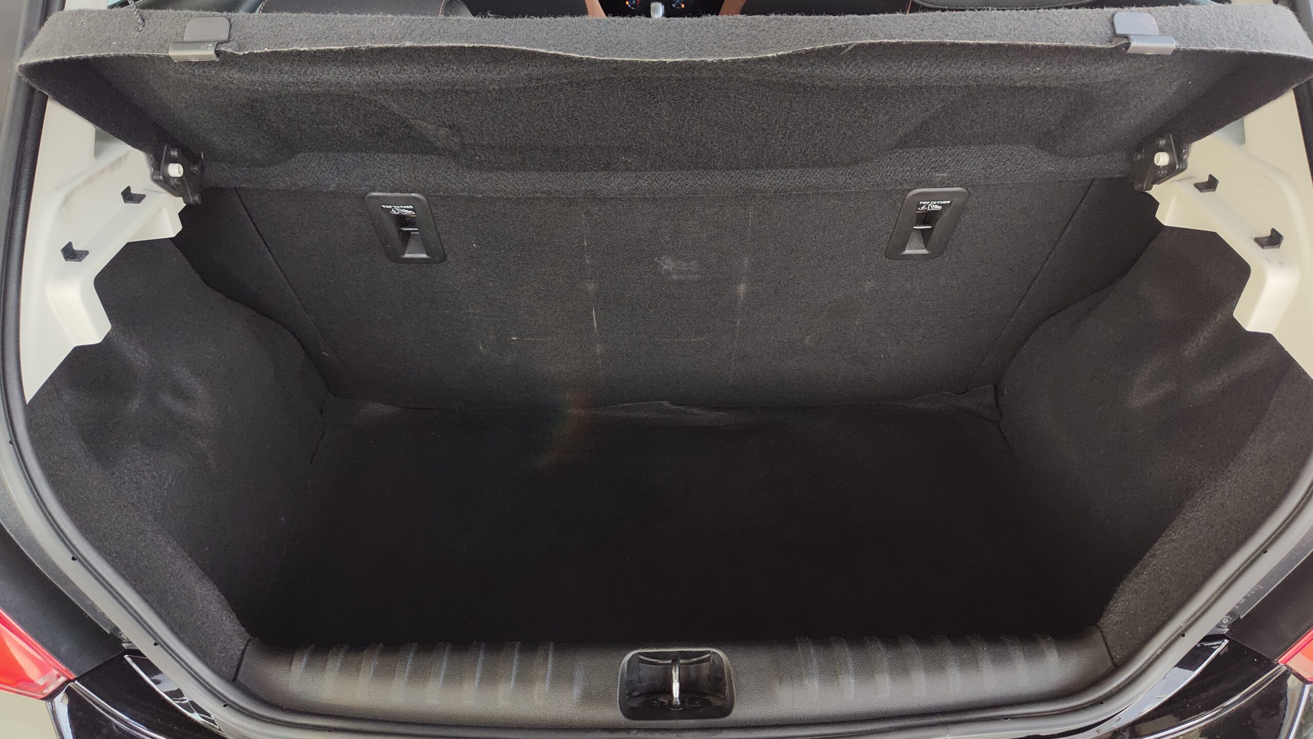 Chevrolet Onix - 1.4 MPFI ACTIV 8V FLEX 4P AUTOMÁTICO