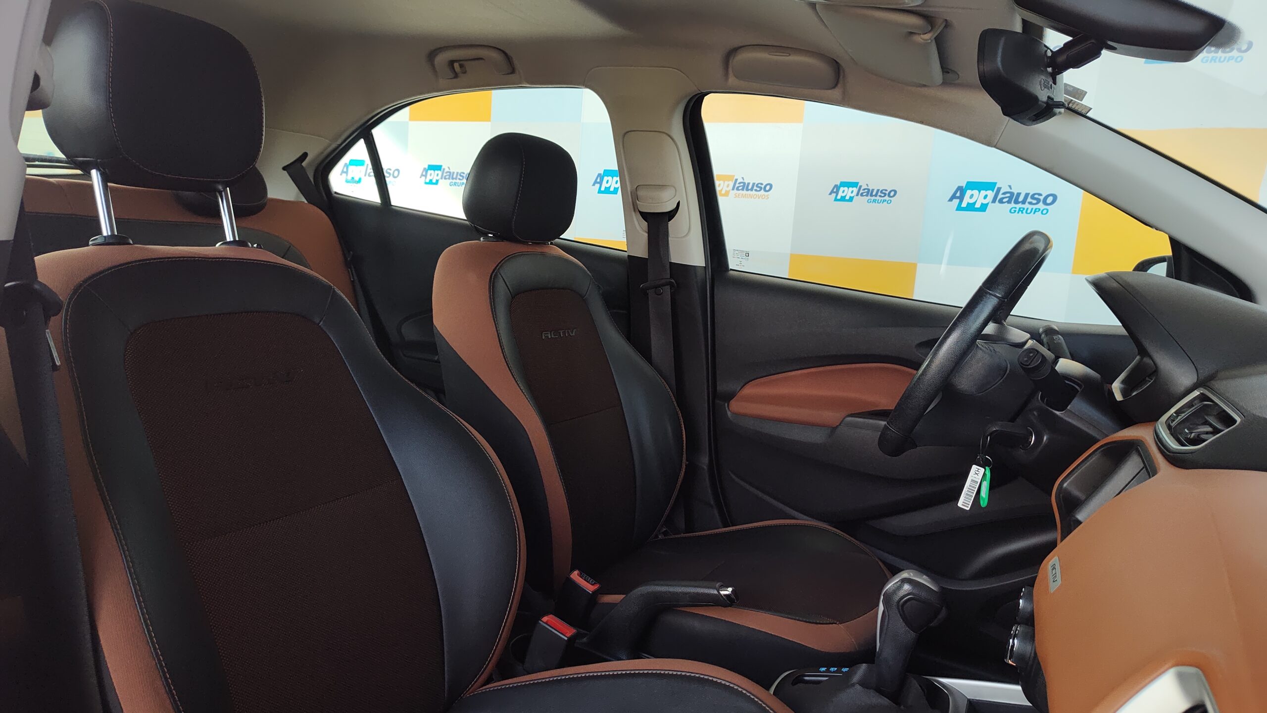 Chevrolet Onix - 1.4 MPFI ACTIV 8V FLEX 4P AUTOMÁTICO