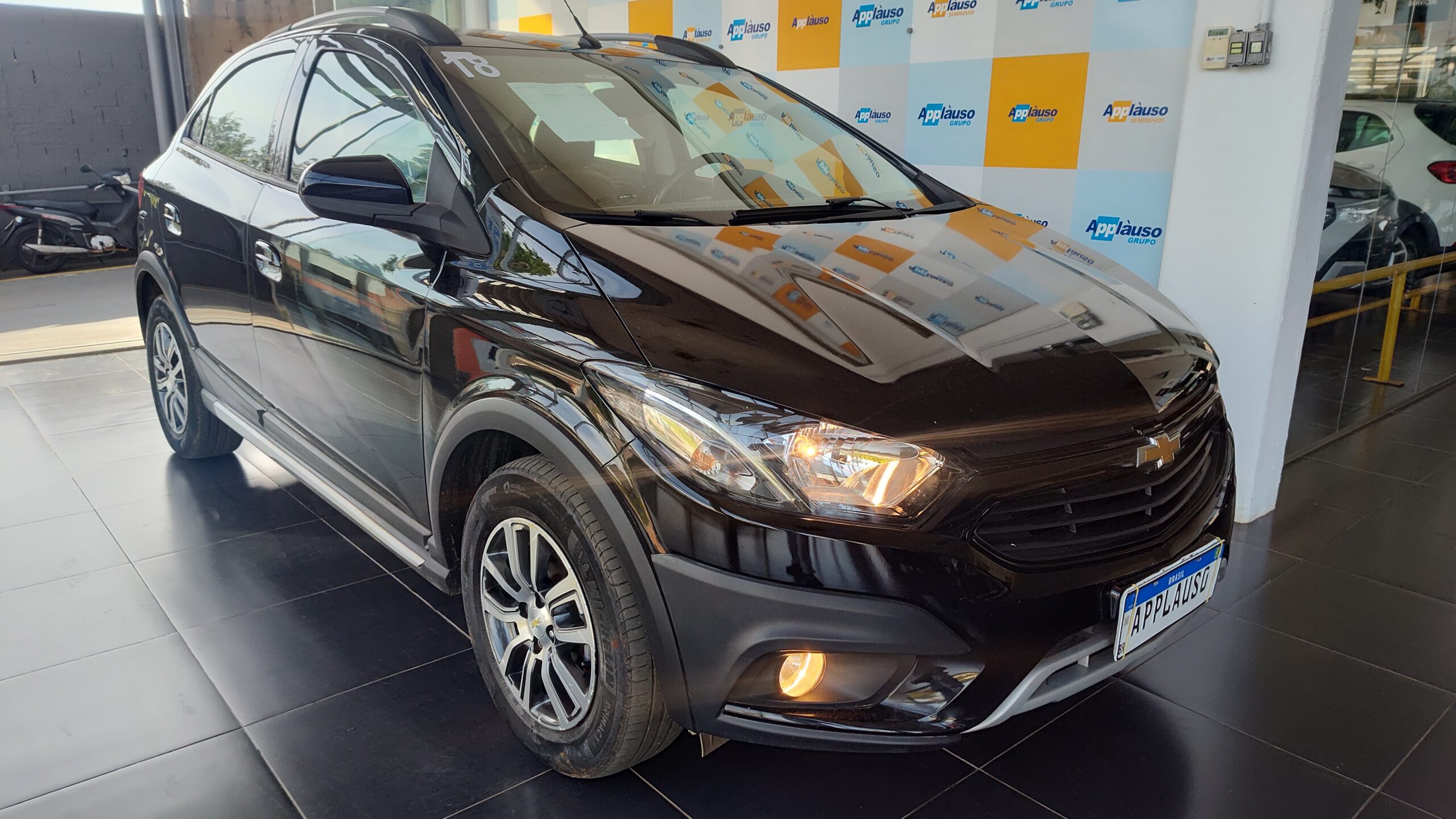 Chevrolet Onix - 1.4 MPFI ACTIV 8V FLEX 4P AUTOMÁTICO