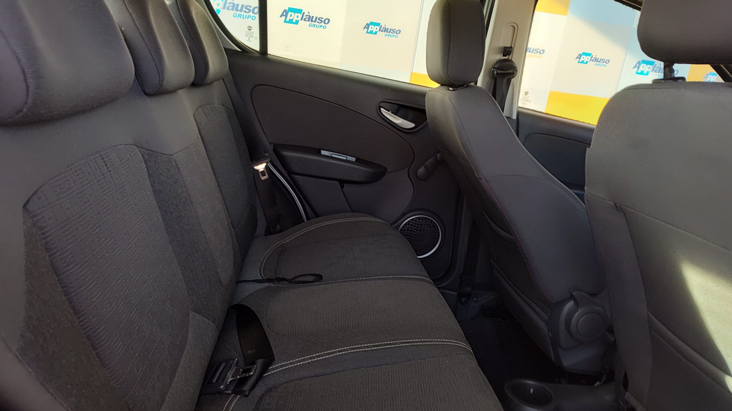 Fiat Palio - 1.0 MPI ATTRACTIVE 8V FLEX 4P MANUAL