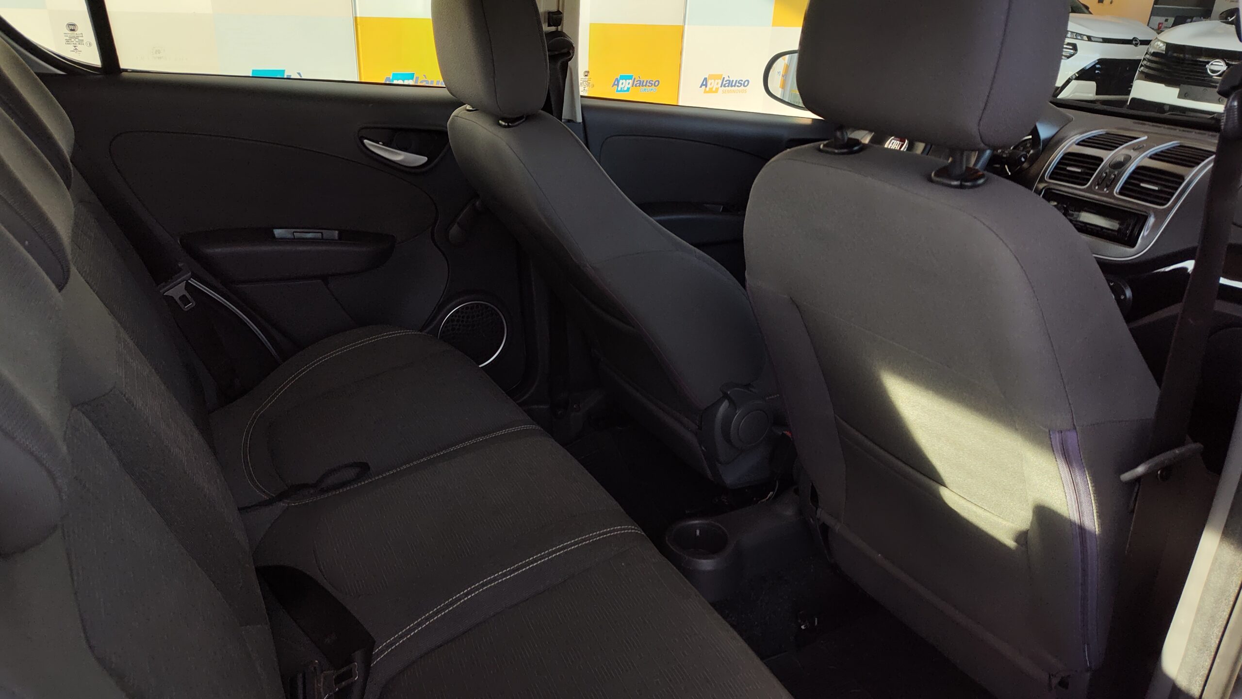 Fiat Palio - 1.0 MPI ATTRACTIVE 8V FLEX 4P MANUAL