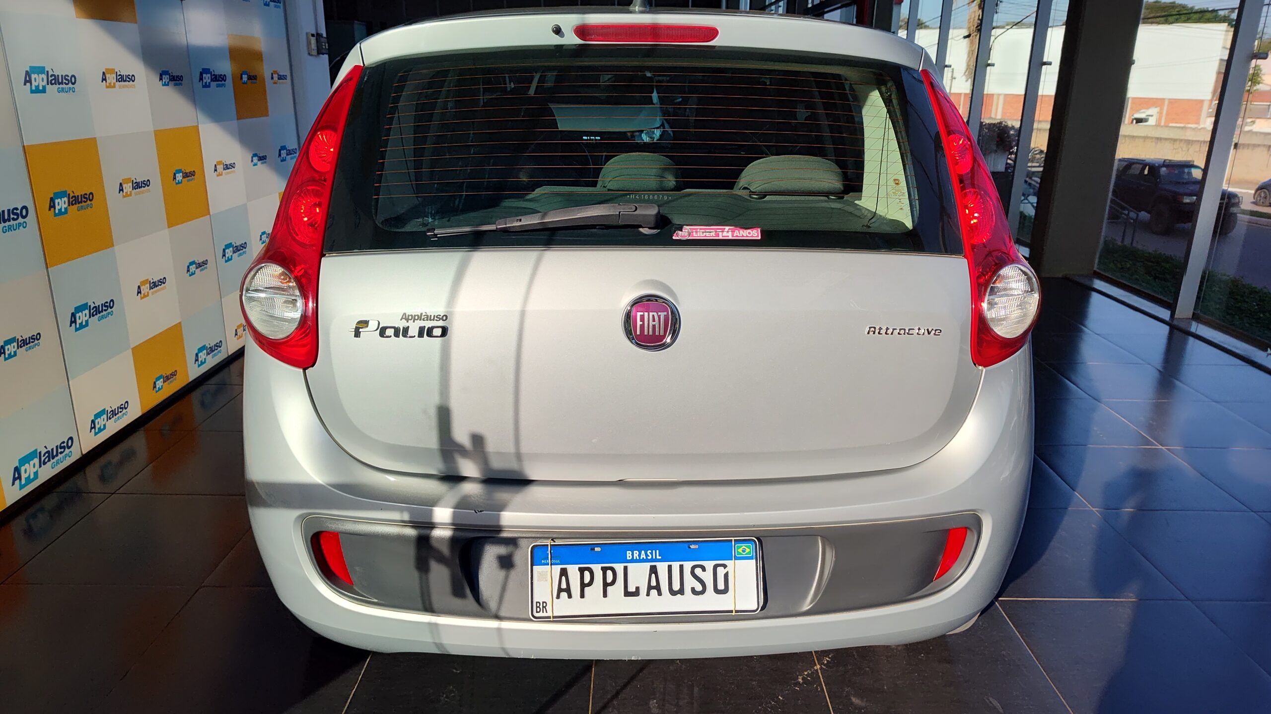 Fiat Palio - 1.0 MPI ATTRACTIVE 8V FLEX 4P MANUAL