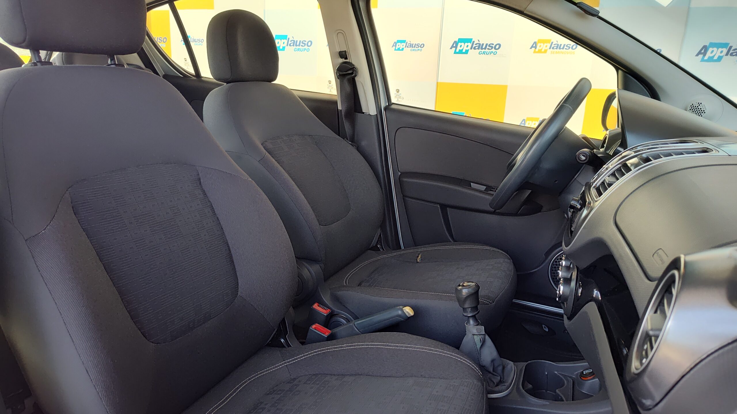 Fiat Palio - 1.0 MPI ATTRACTIVE 8V FLEX 4P MANUAL
