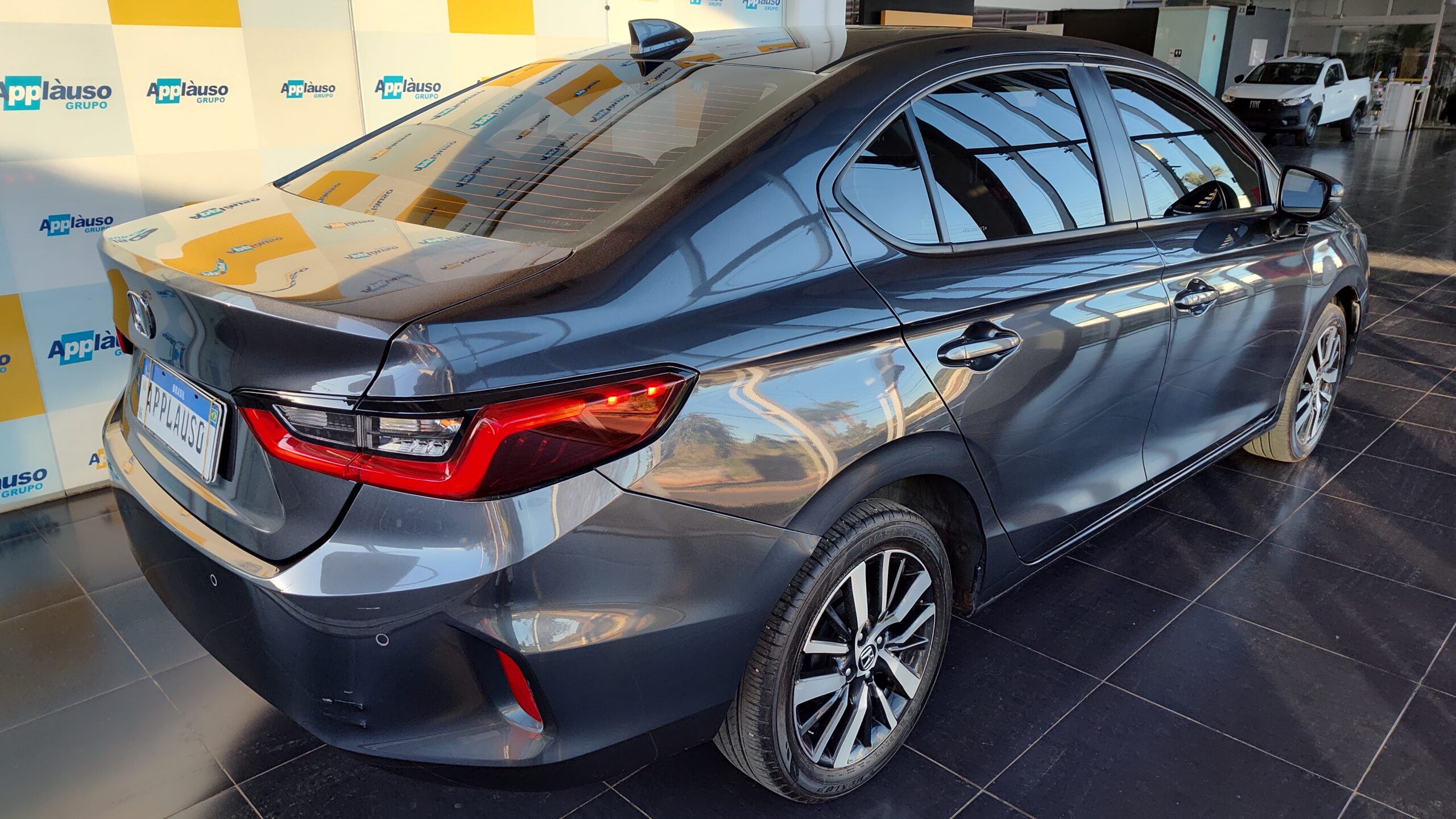 Honda City - 1.5 i-VTEC FLEX EXL CVT
