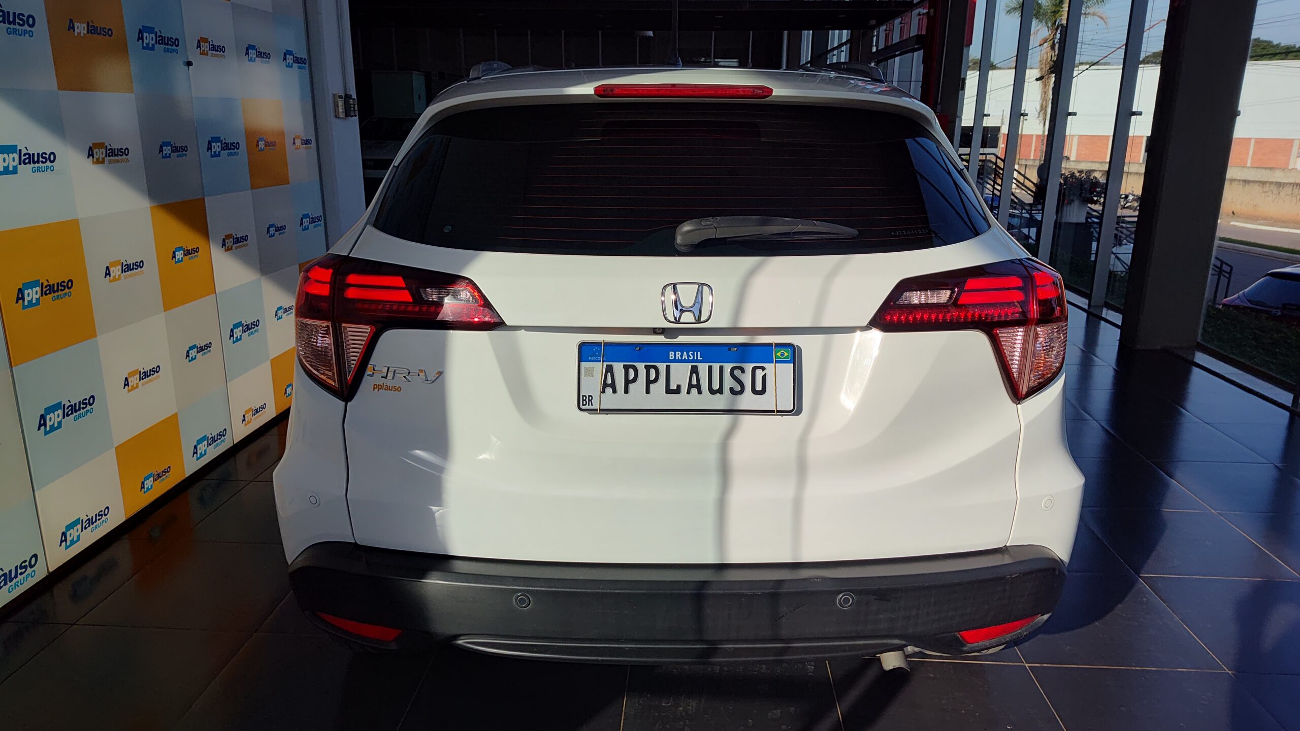 Honda Hr-v - 1.8 16V FLEX TOURING 4P AUTOMÁTICO