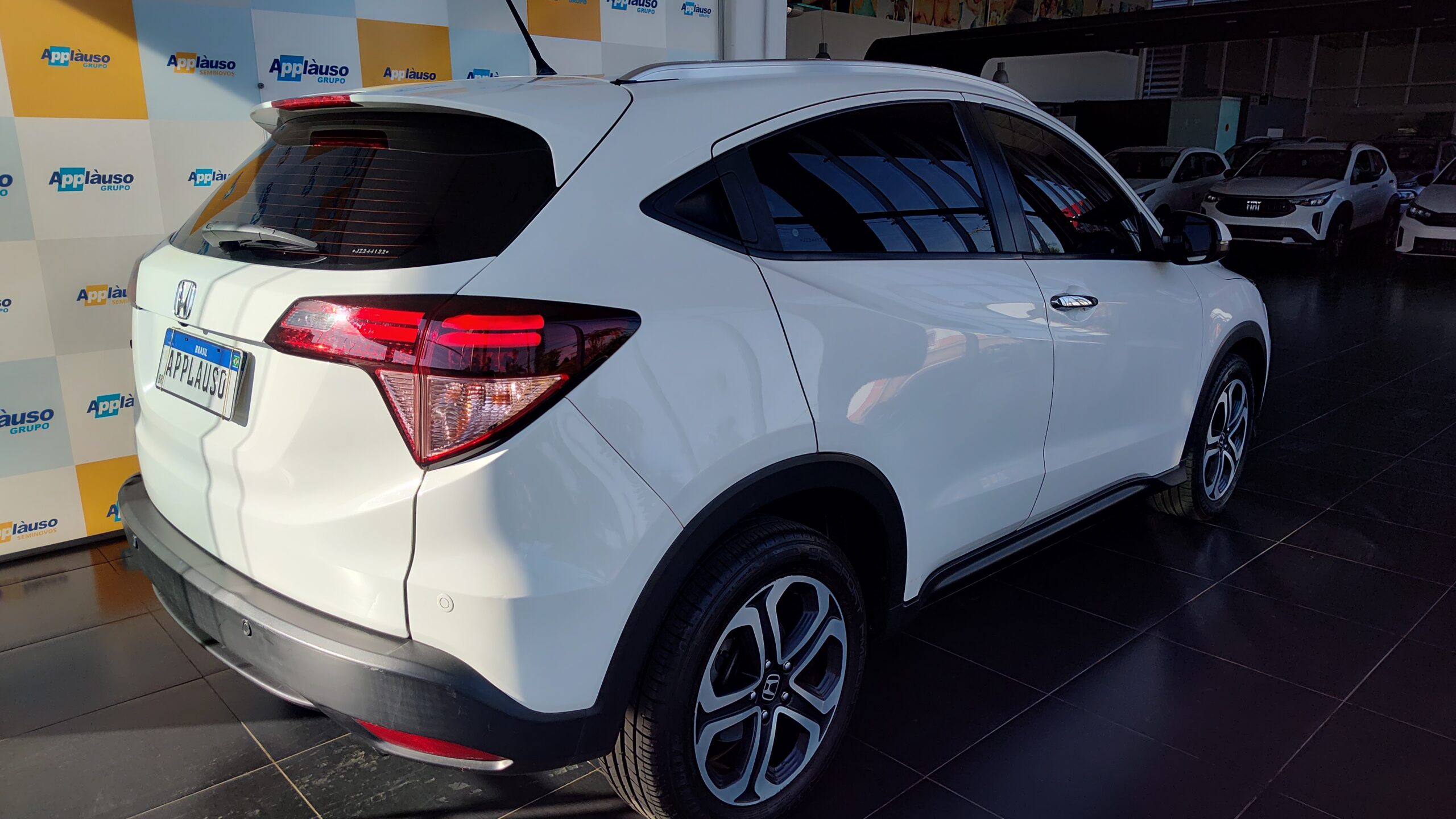 Honda Hr-v - 1.8 16V FLEX TOURING 4P AUTOMÁTICO