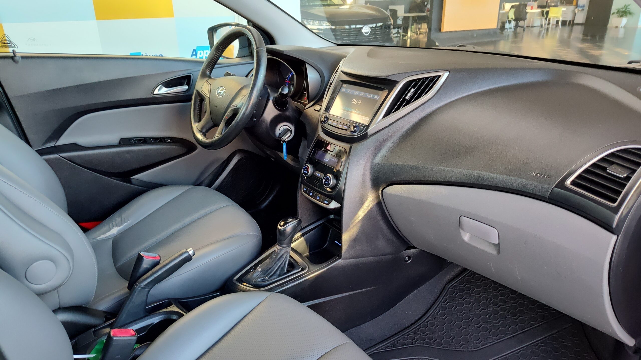 Hyundai Hb20s - 1.6 PREMIUM 16V FLEX 4P AUTOMÁTICO