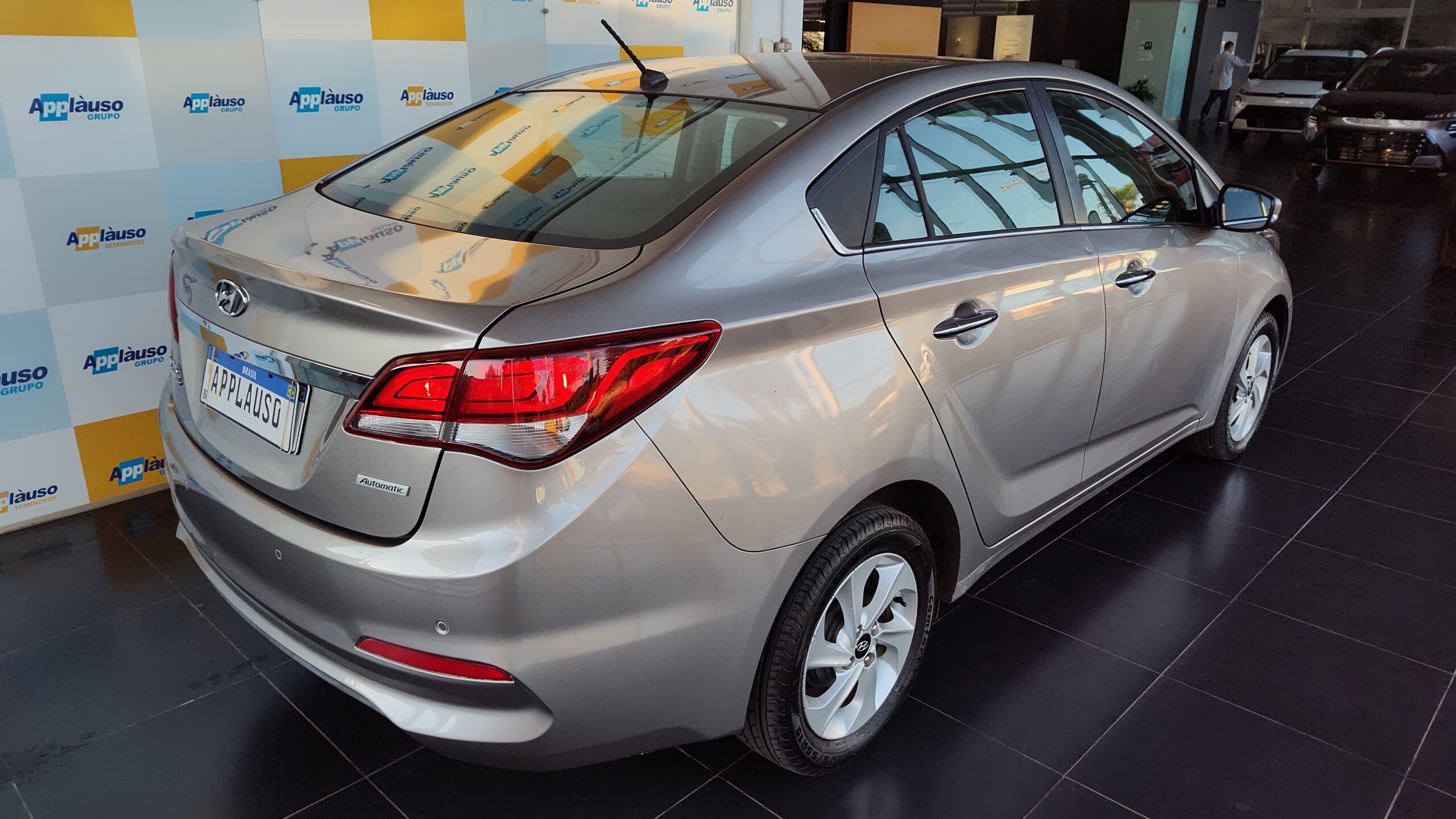 Hyundai Hb20s - 1.6 PREMIUM 16V FLEX 4P AUTOMÁTICO