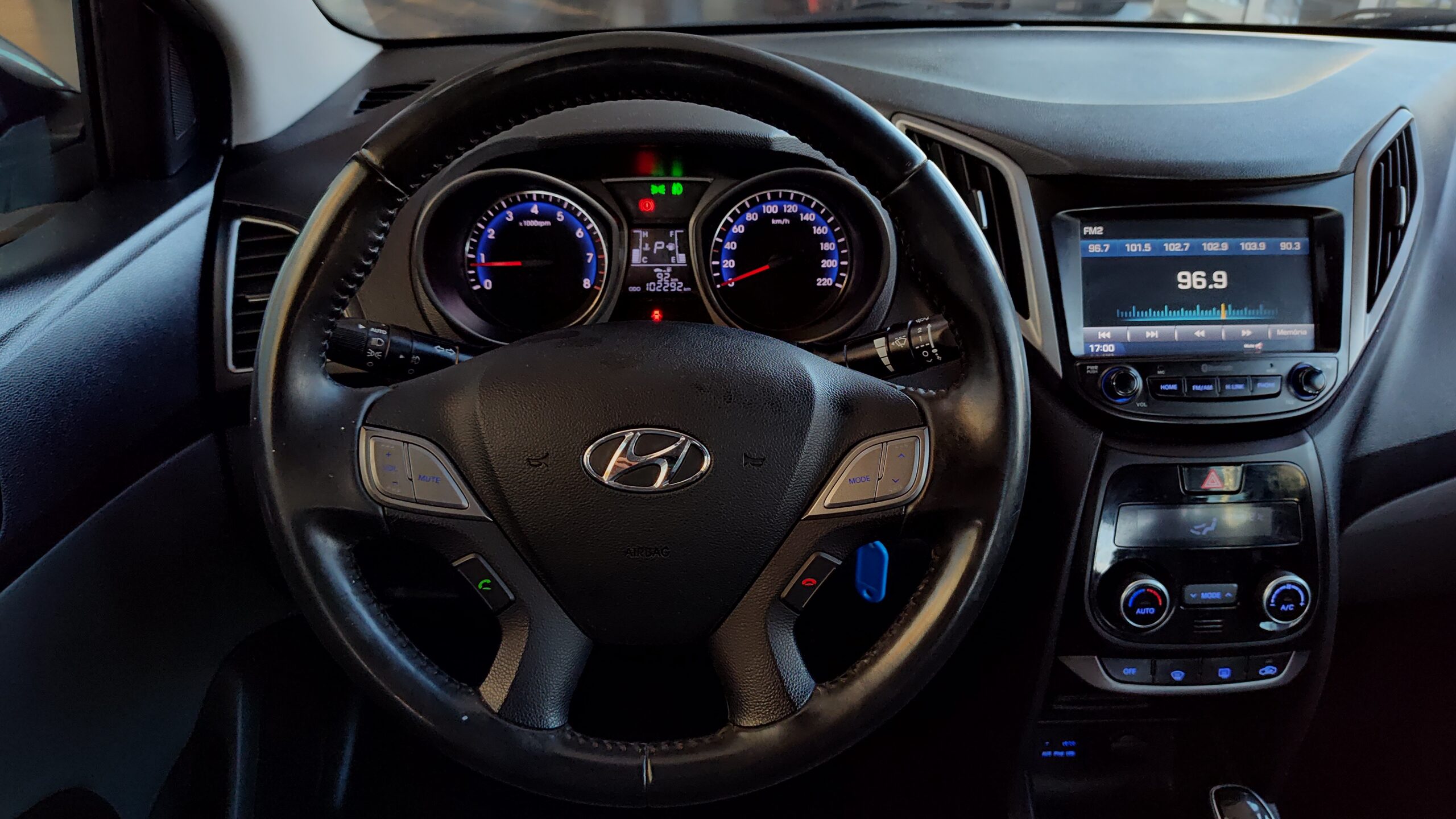 Hyundai Hb20s - 1.6 PREMIUM 16V FLEX 4P AUTOMÁTICO